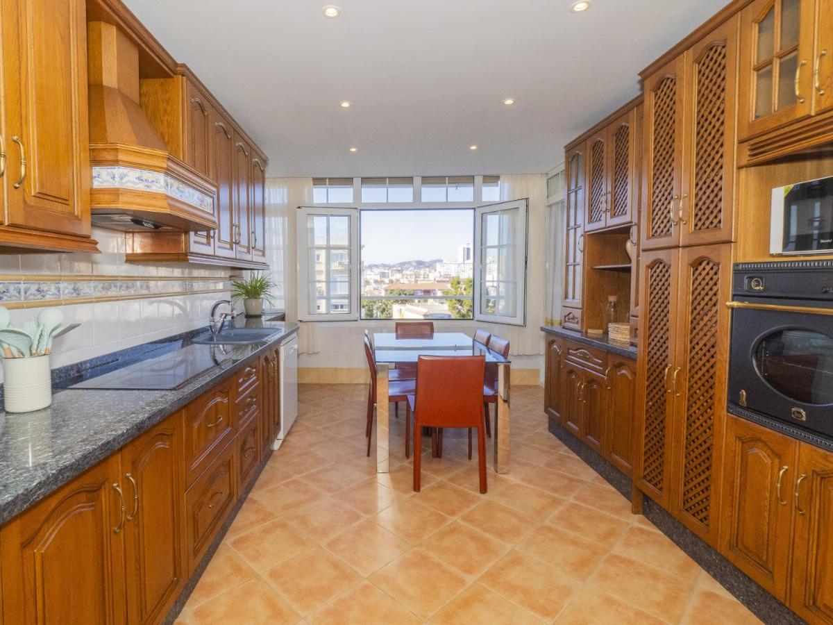 Cubo's Seaview Port & Free Parking Apartment
