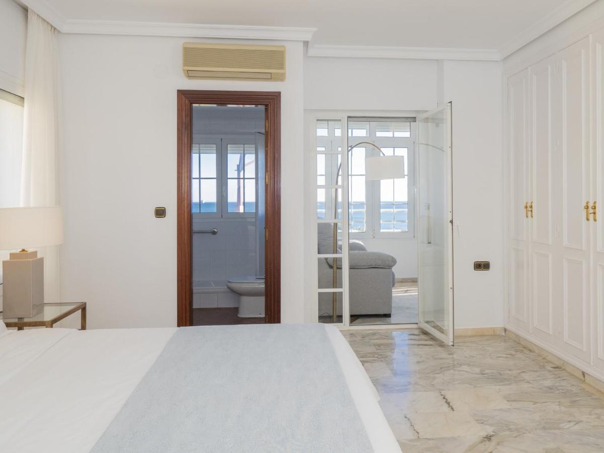 Cubo's Seaview Port & Free Parking Apartment