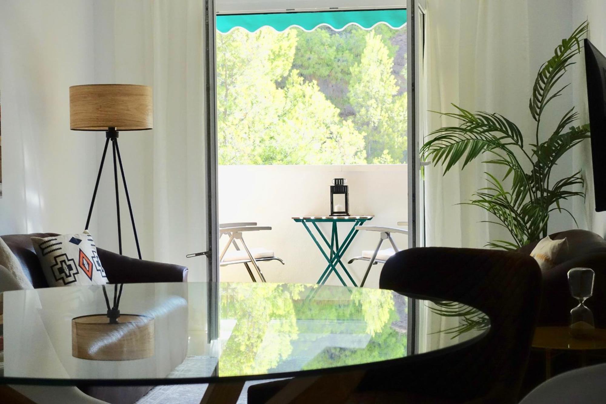 Large With Great Views Apartment