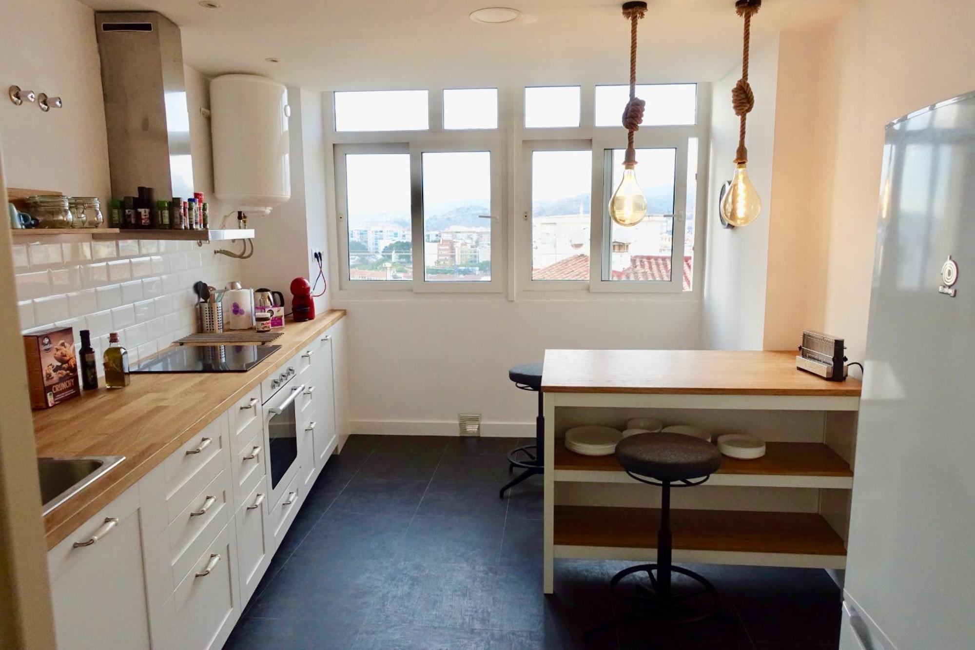 Large With Great Views Apartment