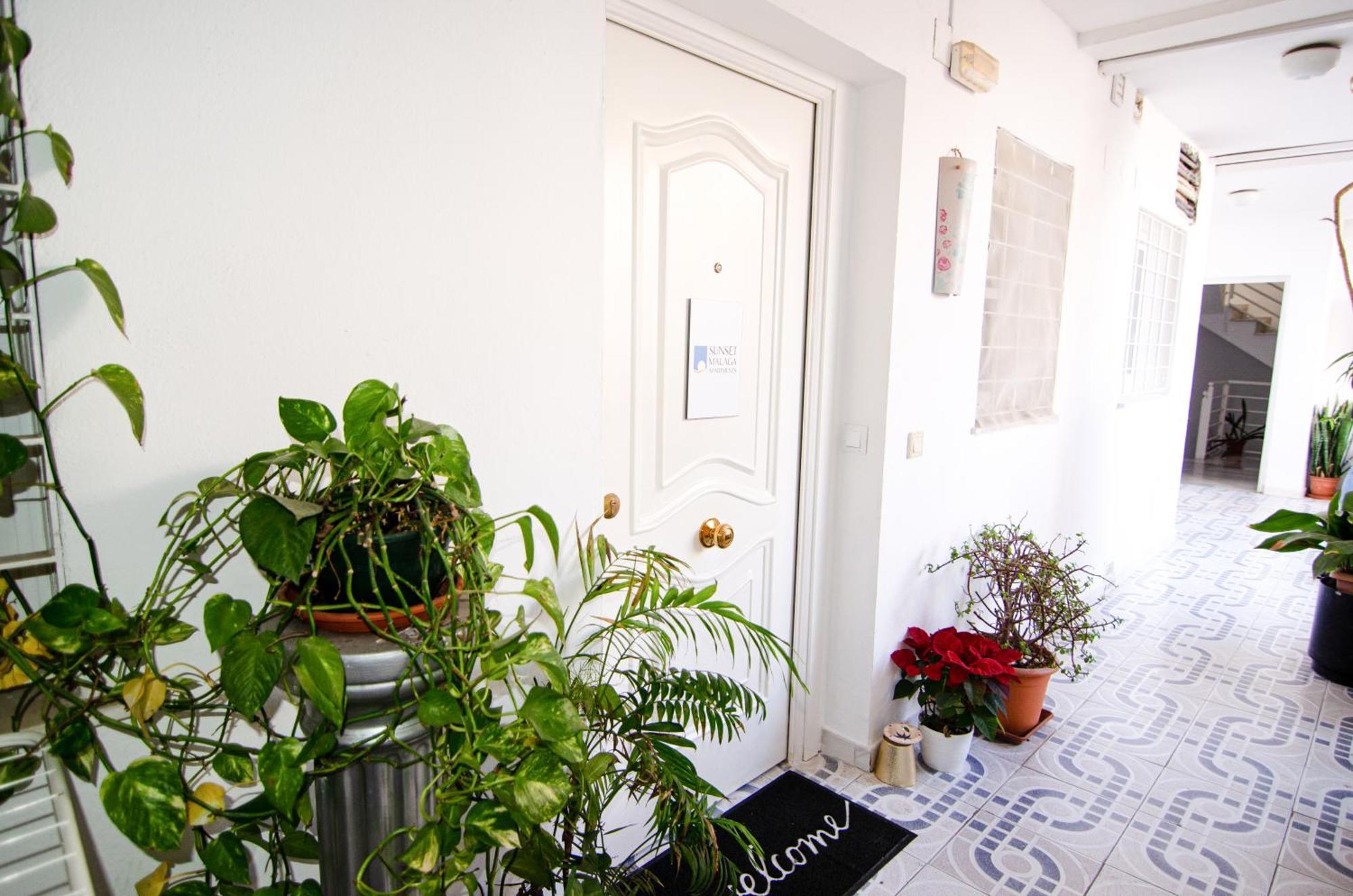 Supreme Centre & Parking Apartment *