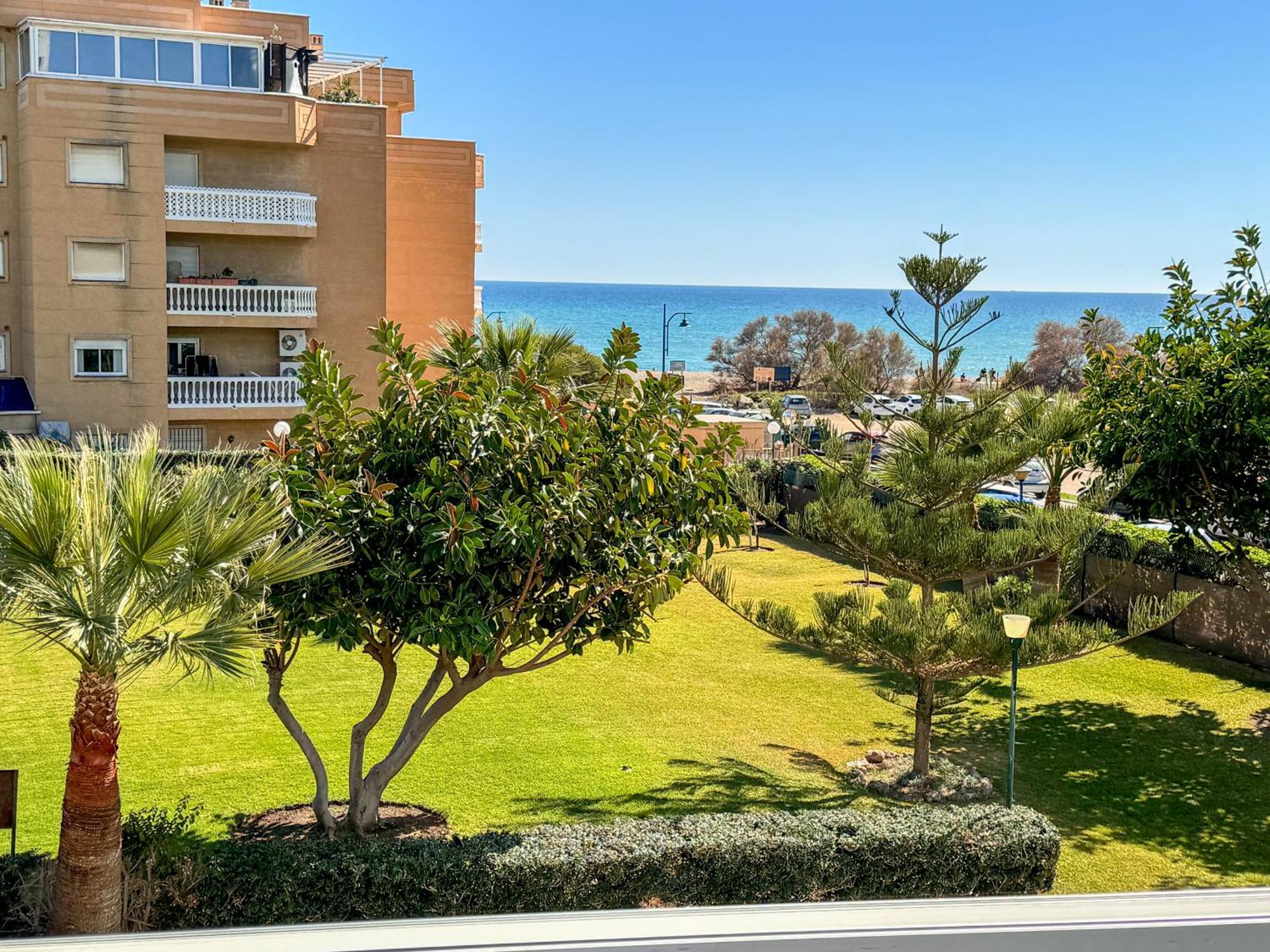 Con Vistas Al Mar A 1 Min De La Playa Apartment *