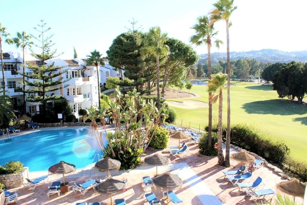 Matchroom Country Club Perla Roja 1 *