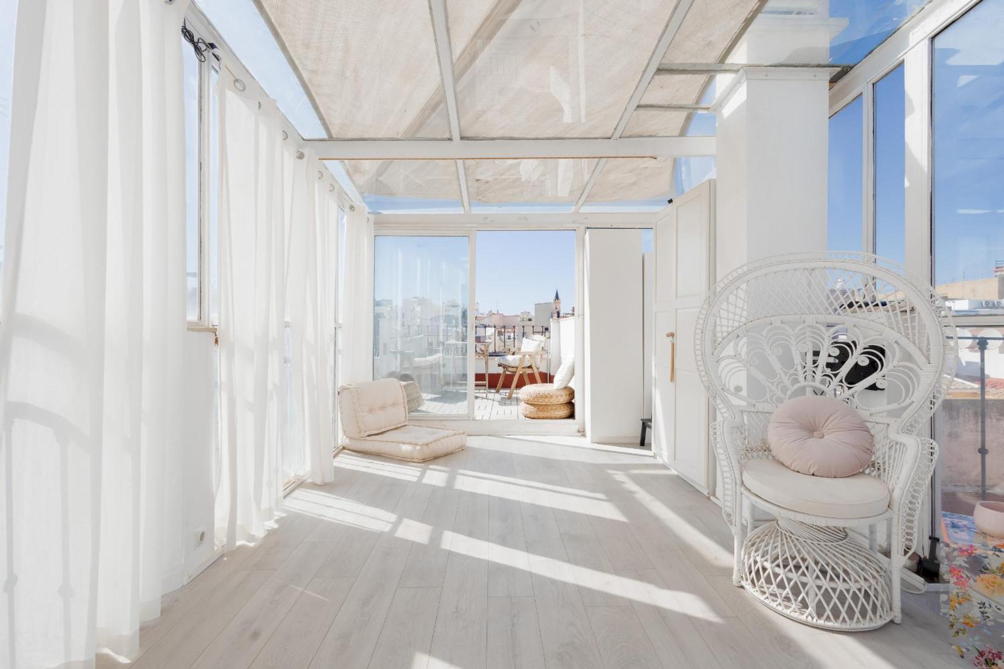 Apartment C44 Cute Penthouse Center *