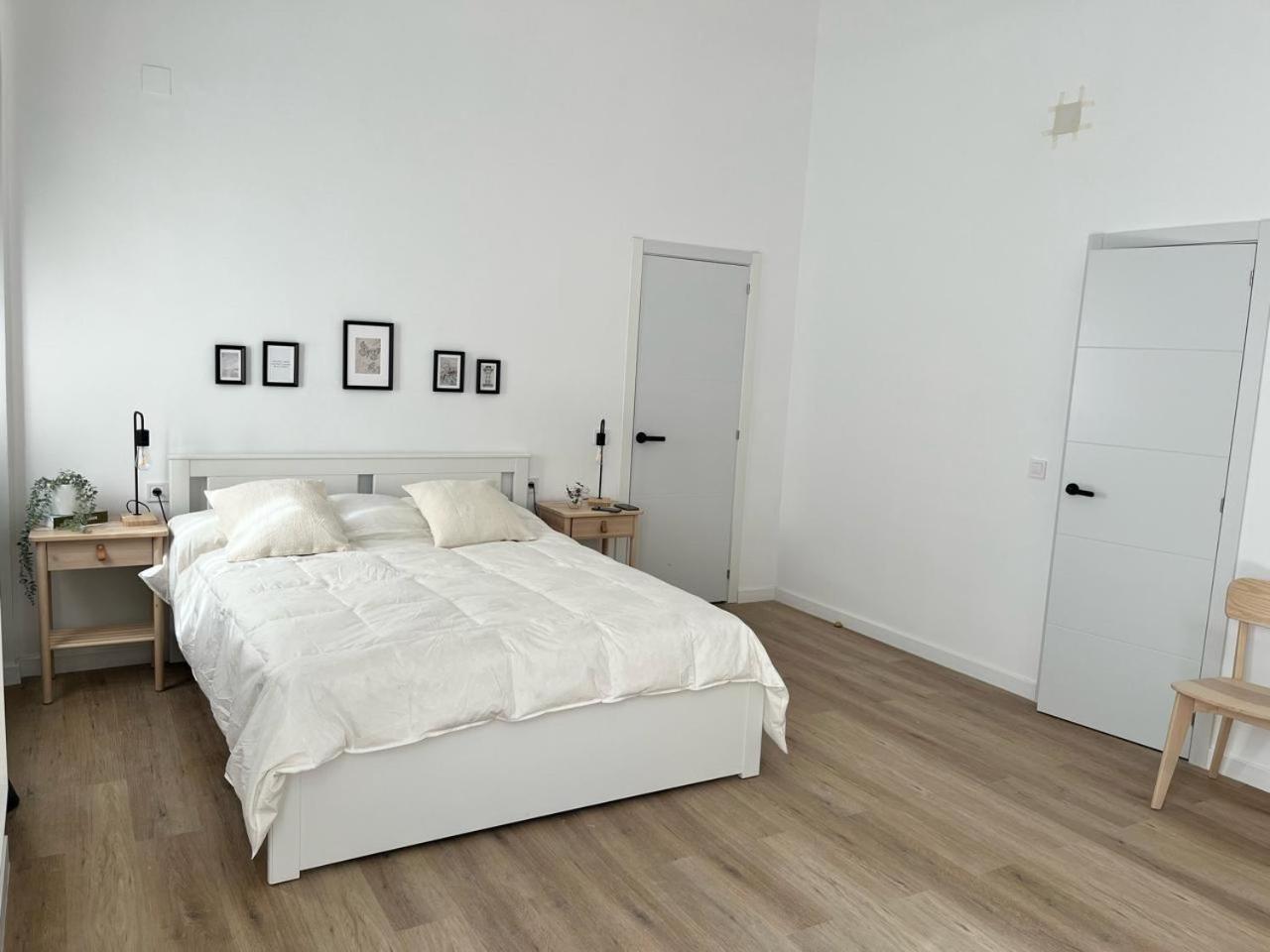Larios Hostal *