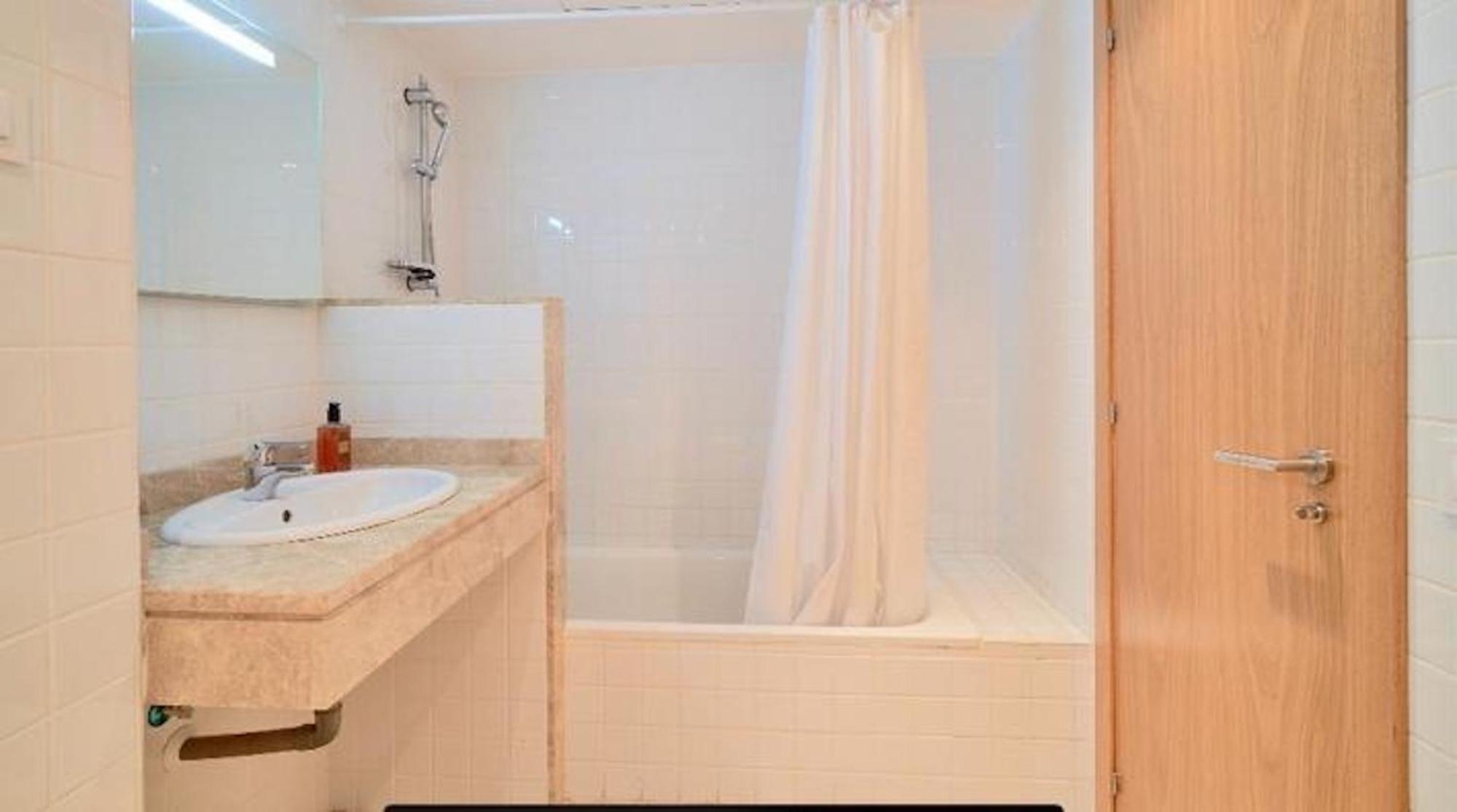 Apartment Holidays2malaga Heroe De Sostoa Con Piscina Junto Estacion Ave Y Playa Malaga