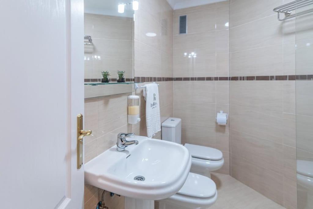 Near The Centre + Free Parking Apartment