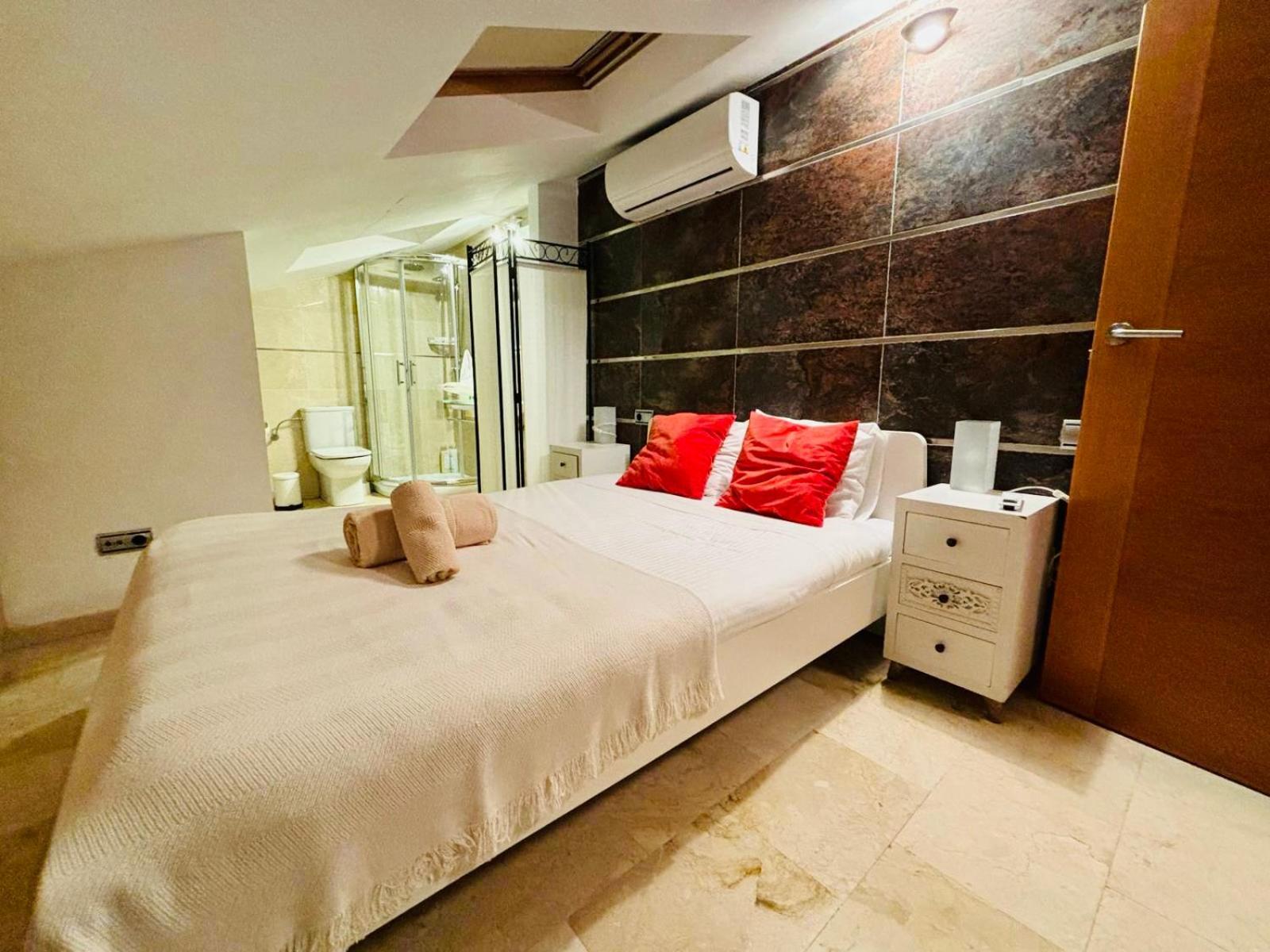 Duplex Premium Center *