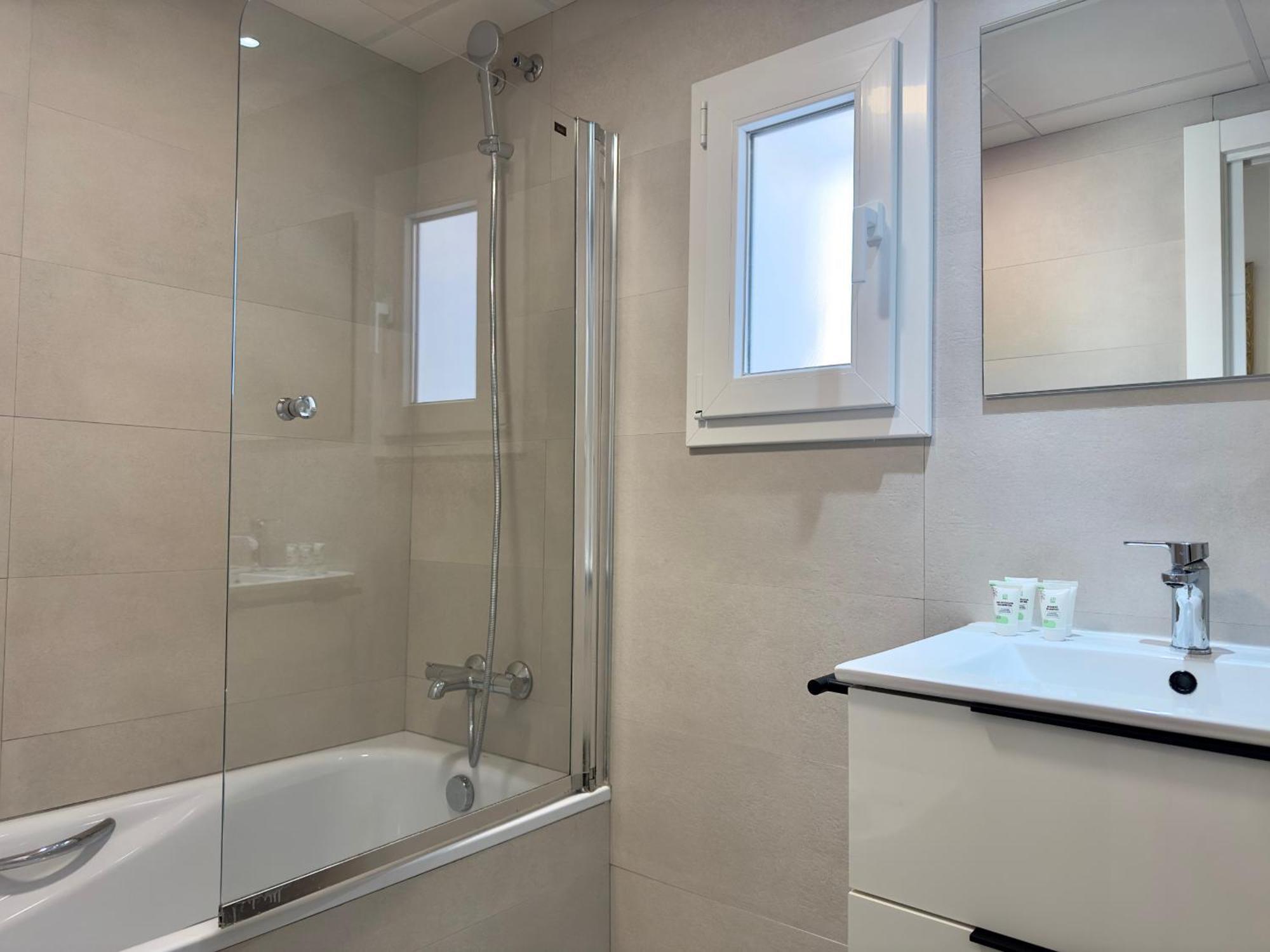 Urbe10 Hacienda Paredes 2 Bedrooms Apartment *