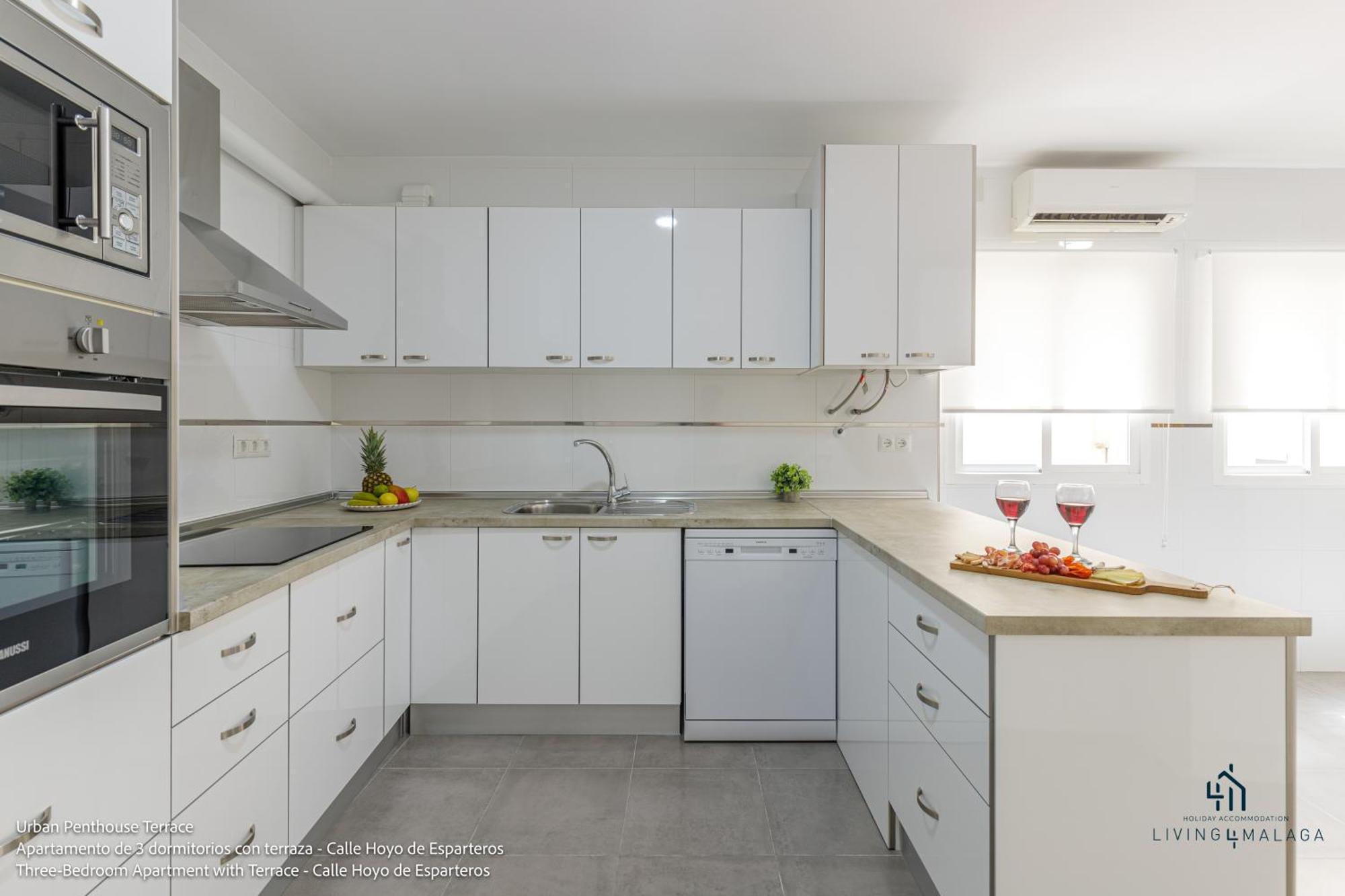 Living4malaga Urban Apartment *