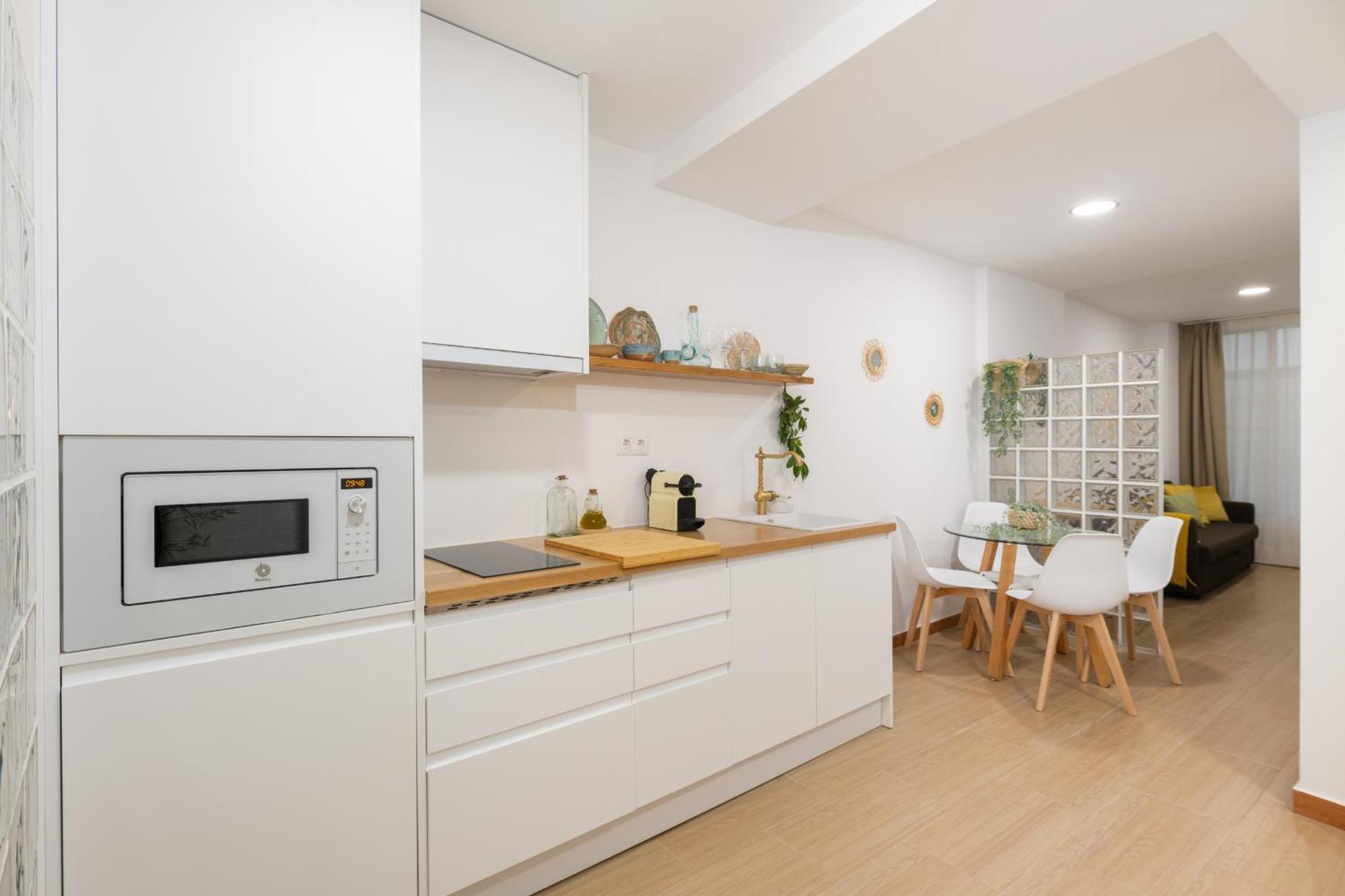 Apartment Alma House 1 *