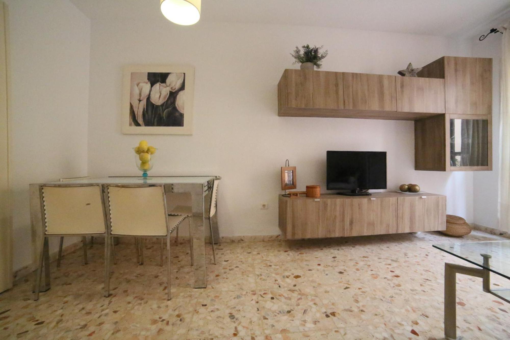 Apartment Luchana 15 *