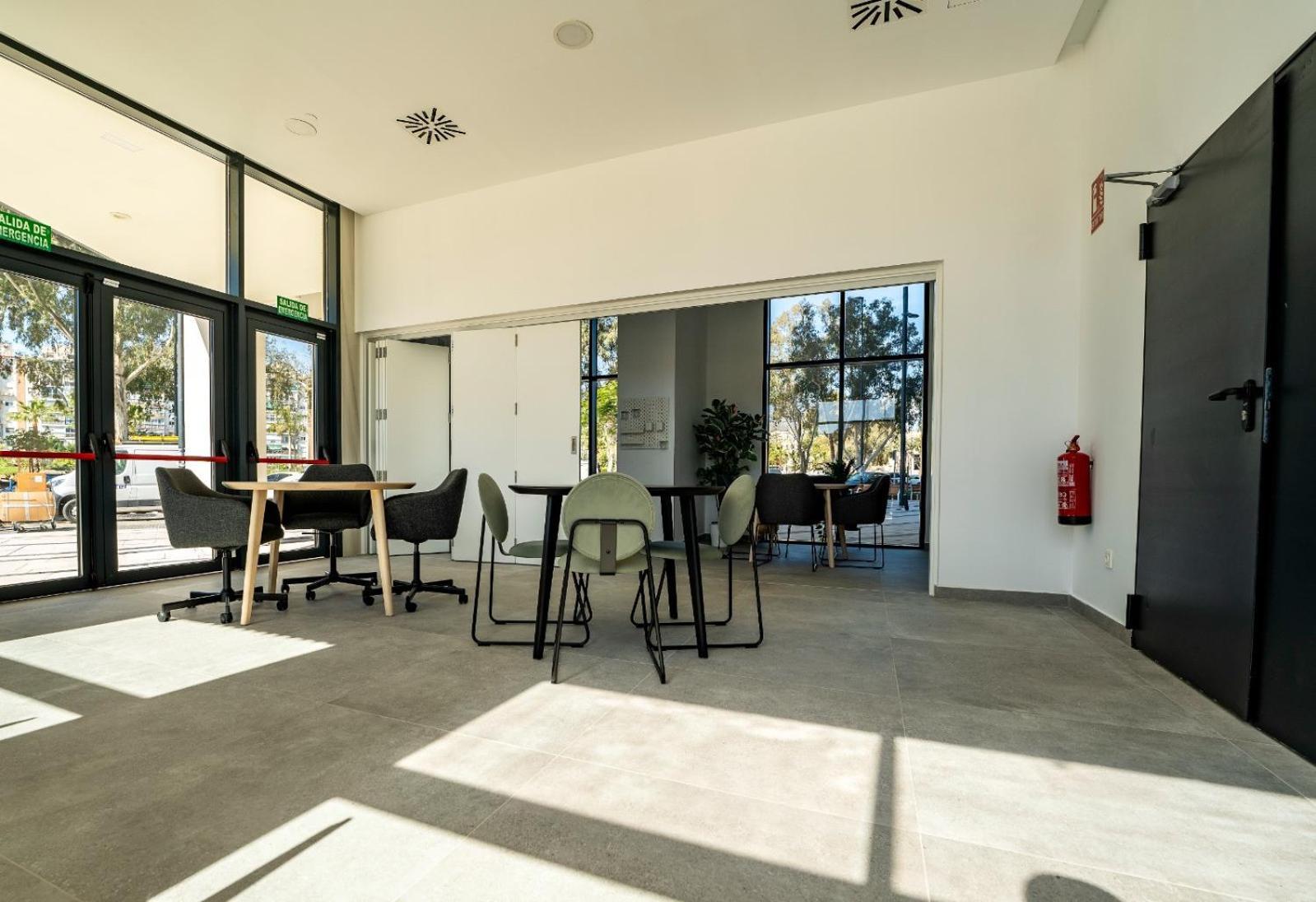 Skyline 4 Pool & Parking Free Vakantiehuis