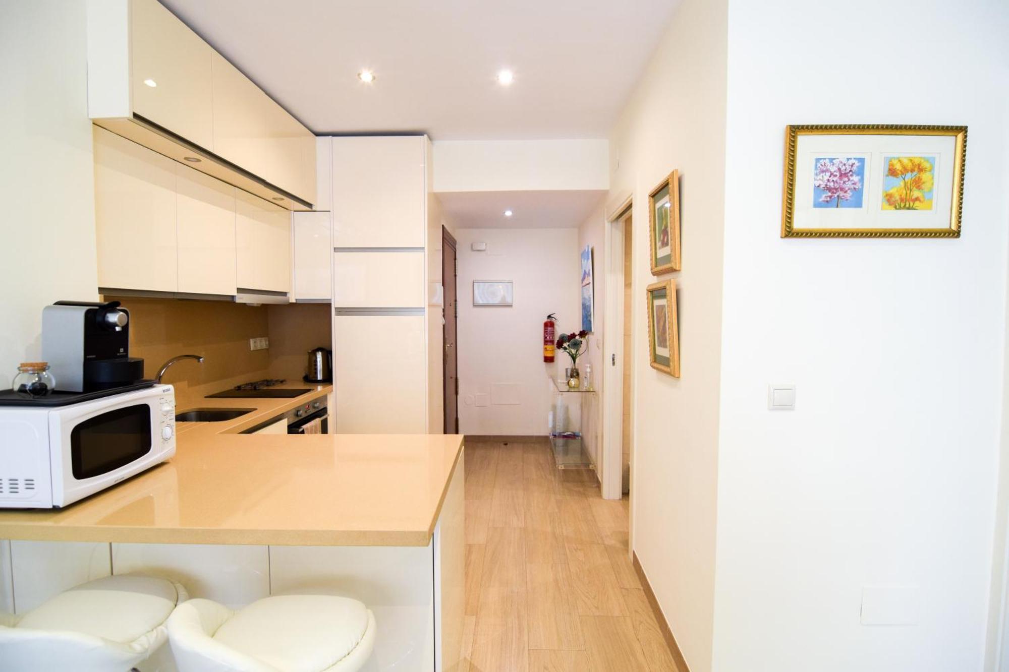 Malagueta Beachside Charm Apartment *