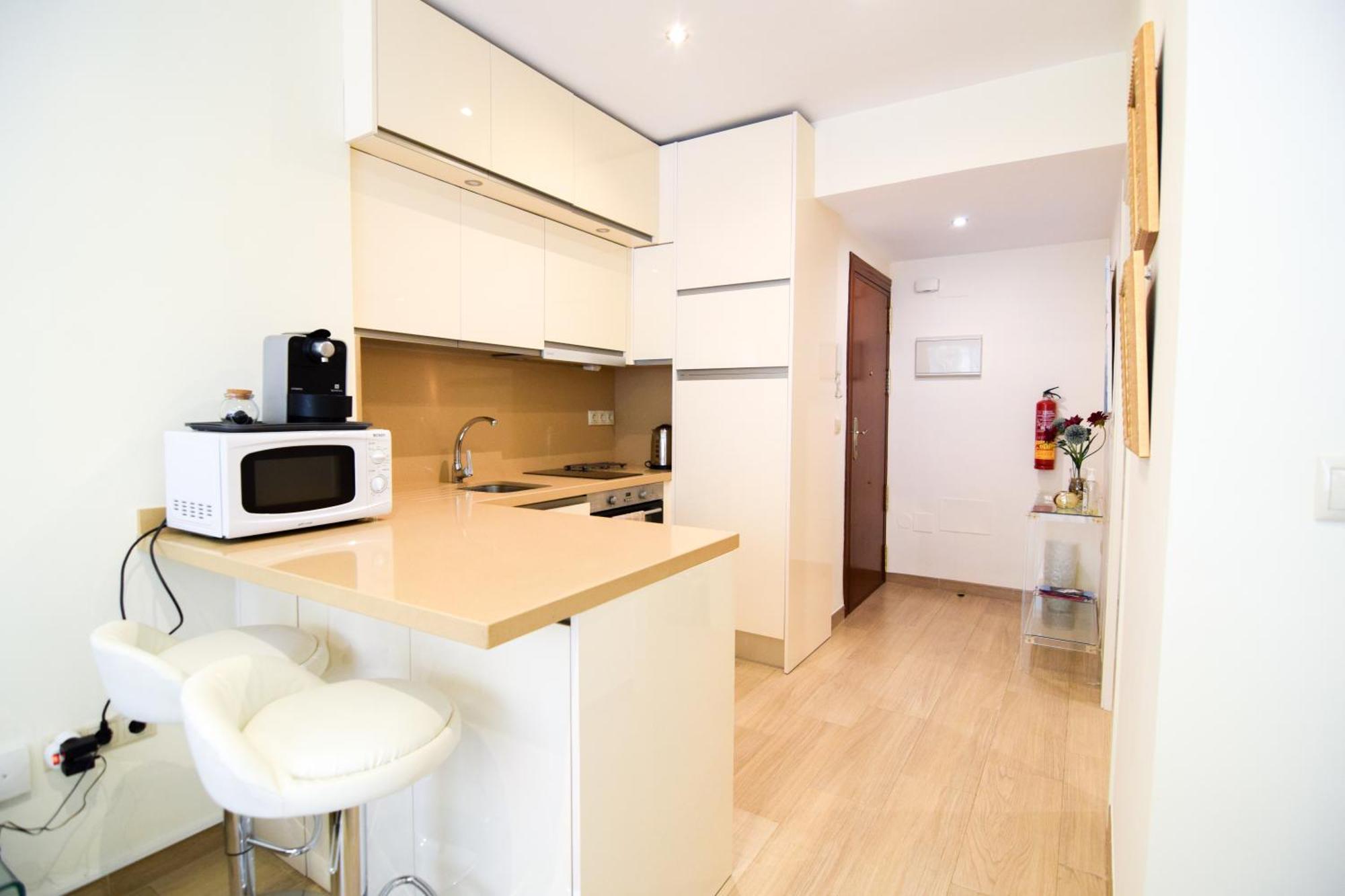 Malagueta Beachside Charm Apartment *