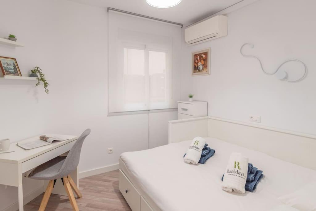 Near The Centre + Free Parking Apartment *