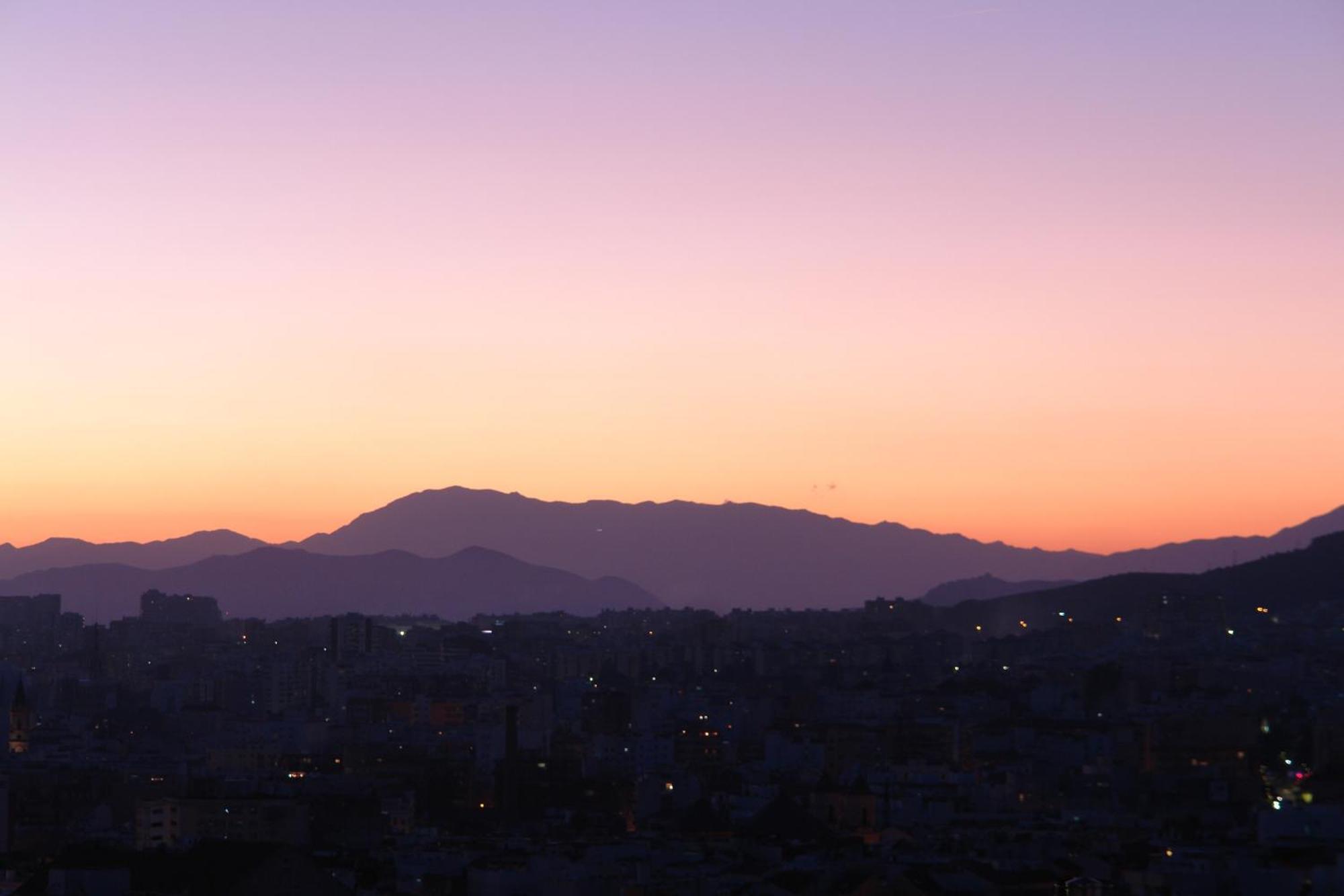 Apartment Large With Great Views Malaga