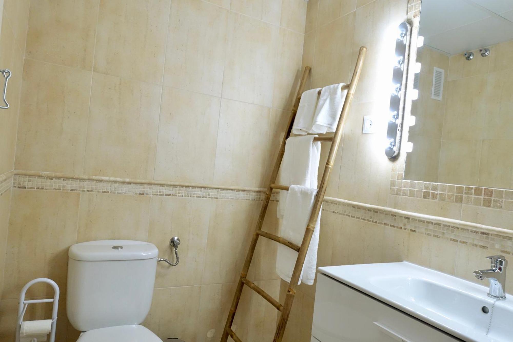Apartment Large With Great Views Malaga
