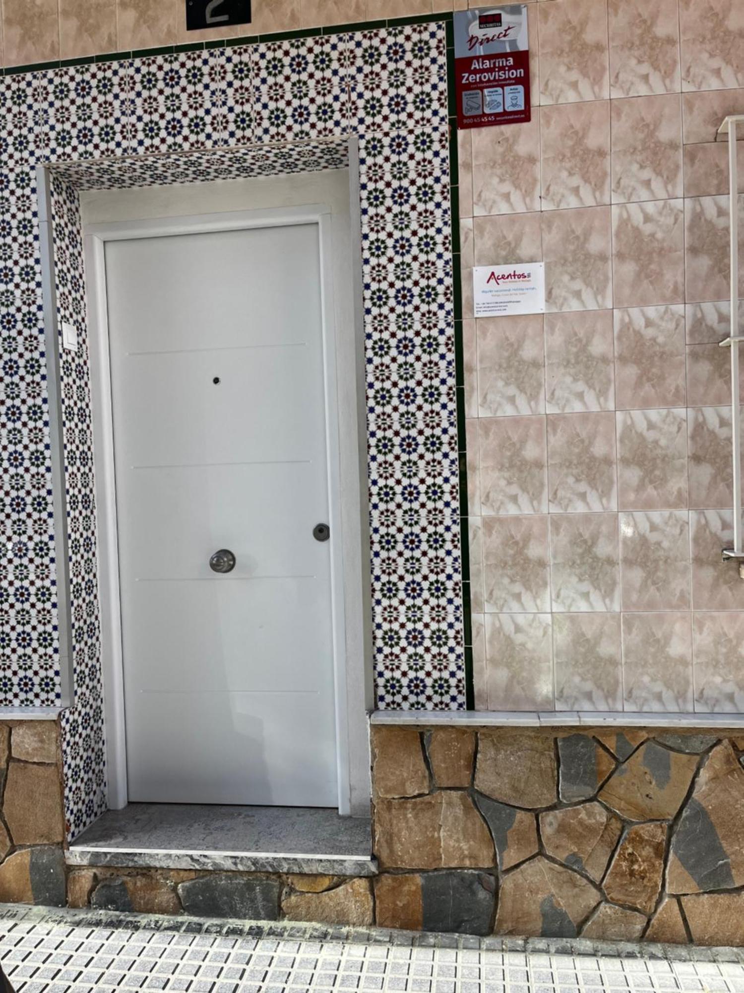 Vakantiehuis Regimiento 2, Center, New, Quite, Breakfast Included, Parking On Request, Rg *