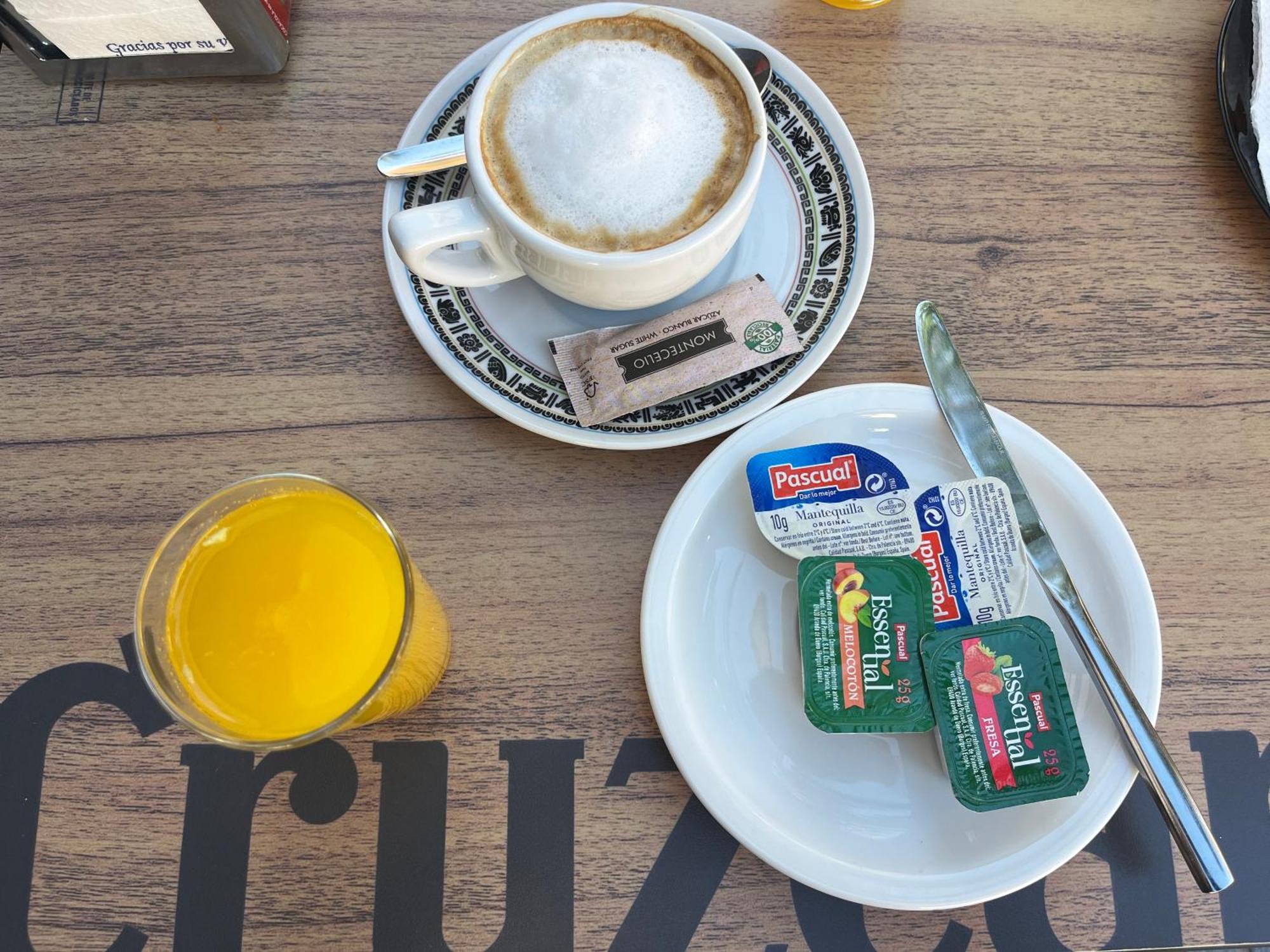 Regimiento 2, Center, New, Quite, Breakfast Included, Parking On Request, Rg Vakantiehuis