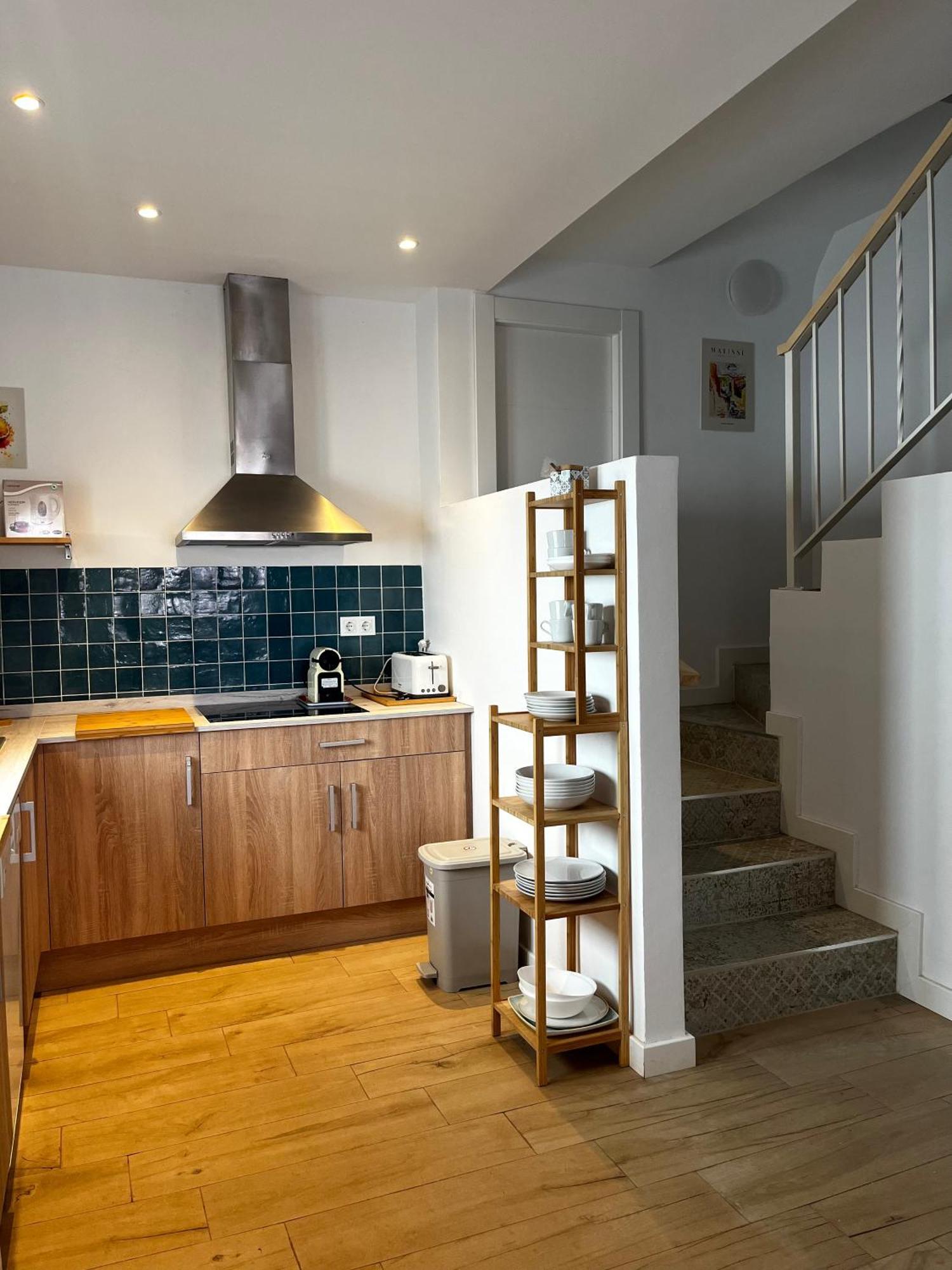 Regimiento 2, Center, New, Quite, Breakfast Included, Parking On Request, Rg Vakantiehuis Málaga