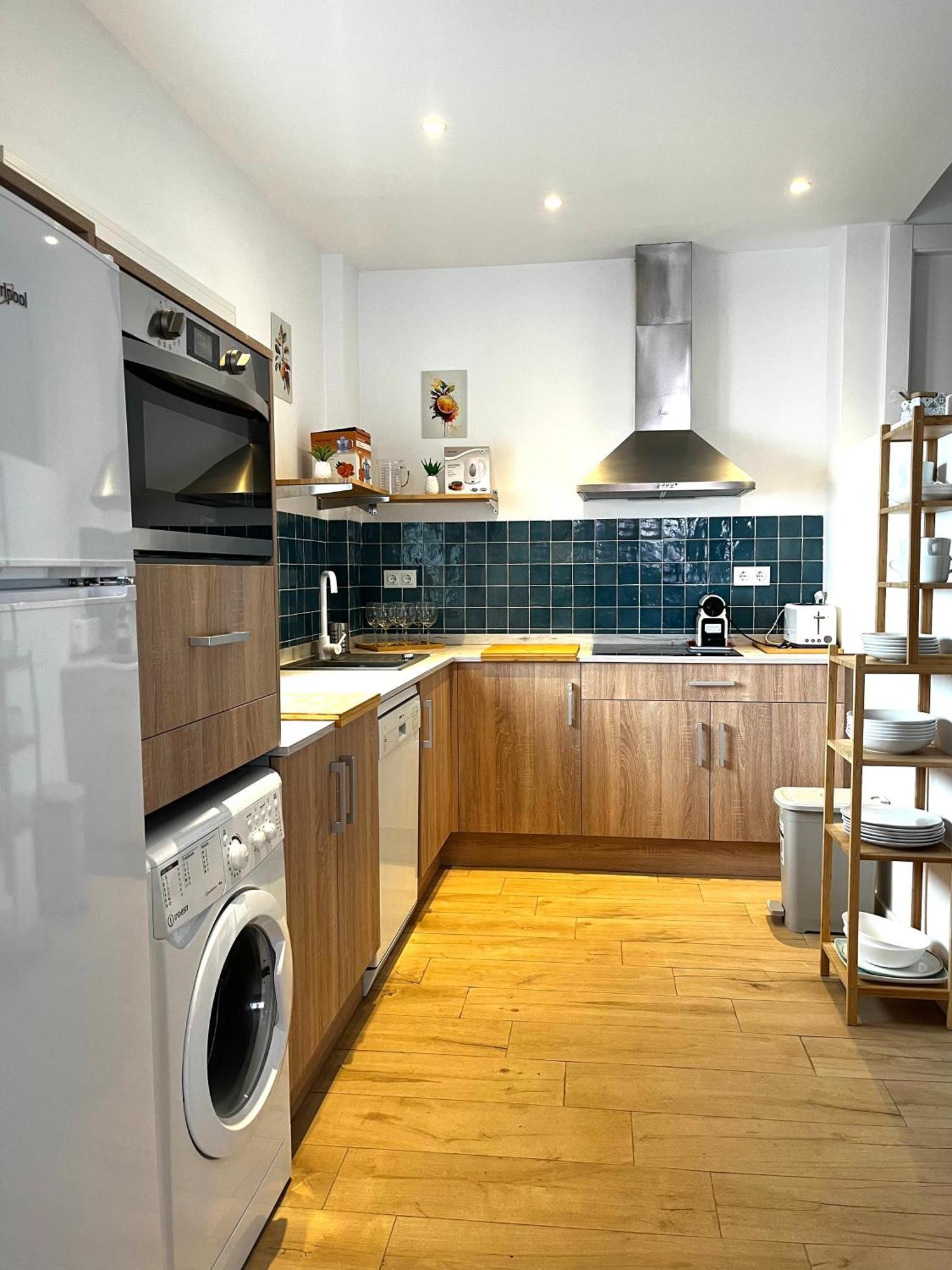 Regimiento 2, Center, New, Quite, Breakfast Included, Parking On Request, Rg Vakantiehuis