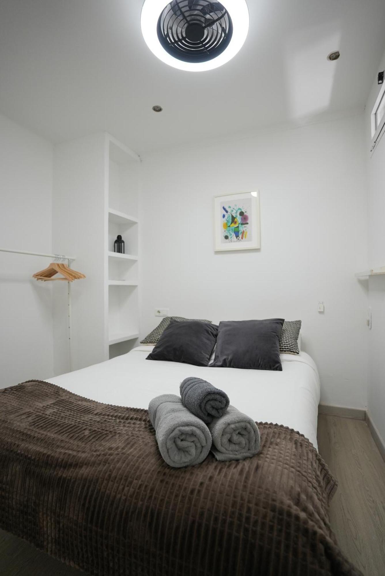 Excellent Location Centro Historico 2 Bed Flat Malaga