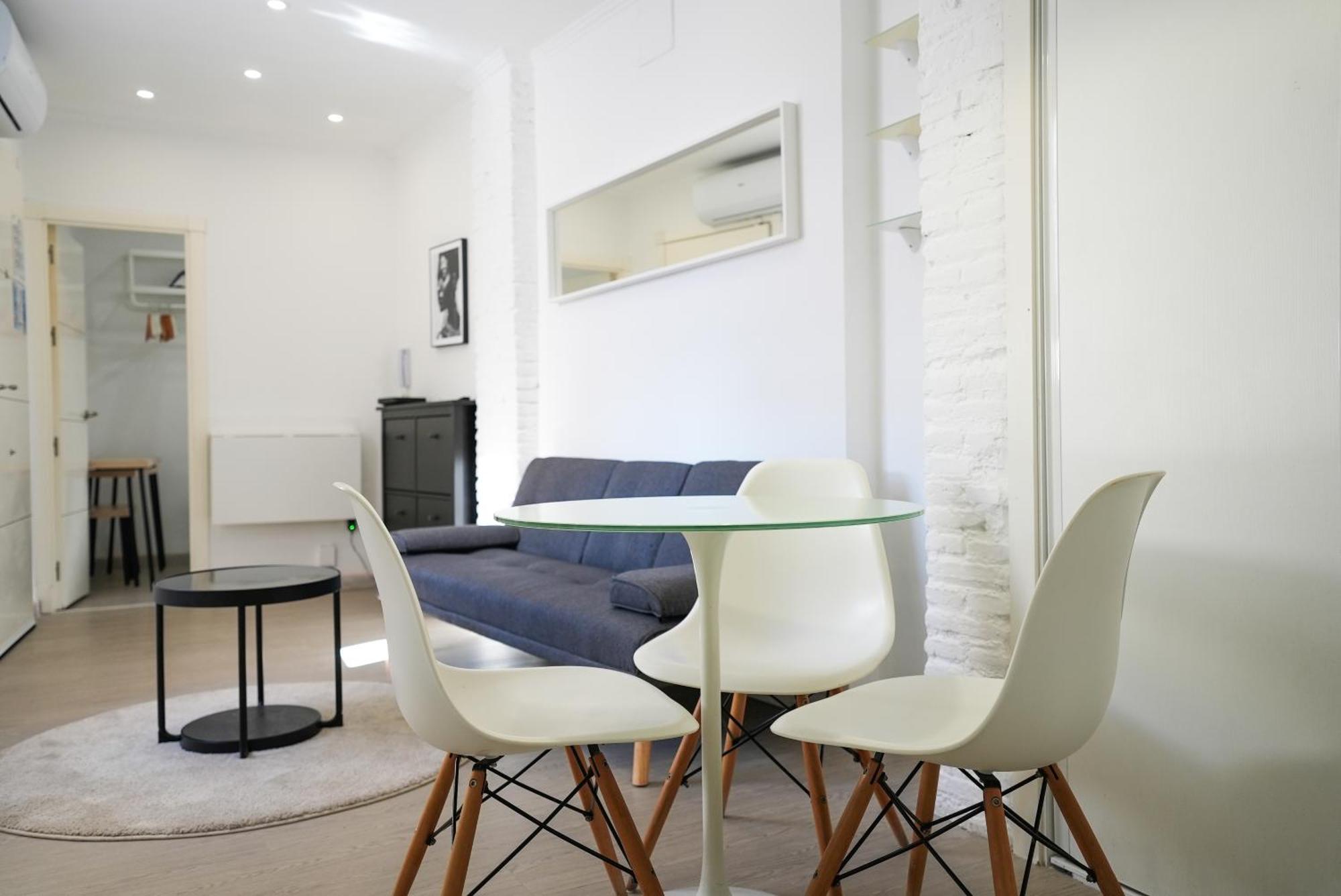 Excellent Location Centro Historico 2 Bed Flat Apartment Malaga