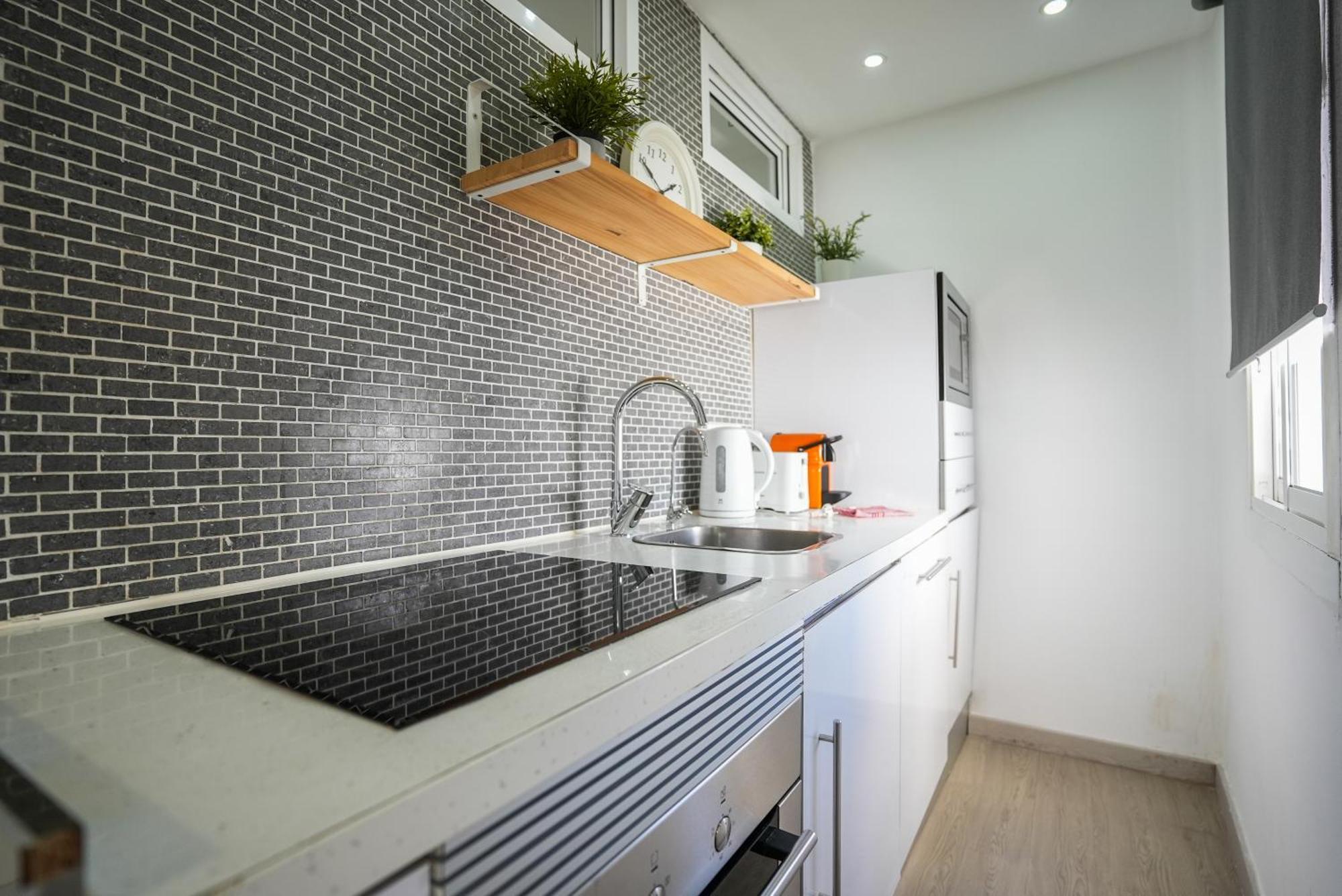 Excellent Location Centro Historico 2 Bed Flat Malaga