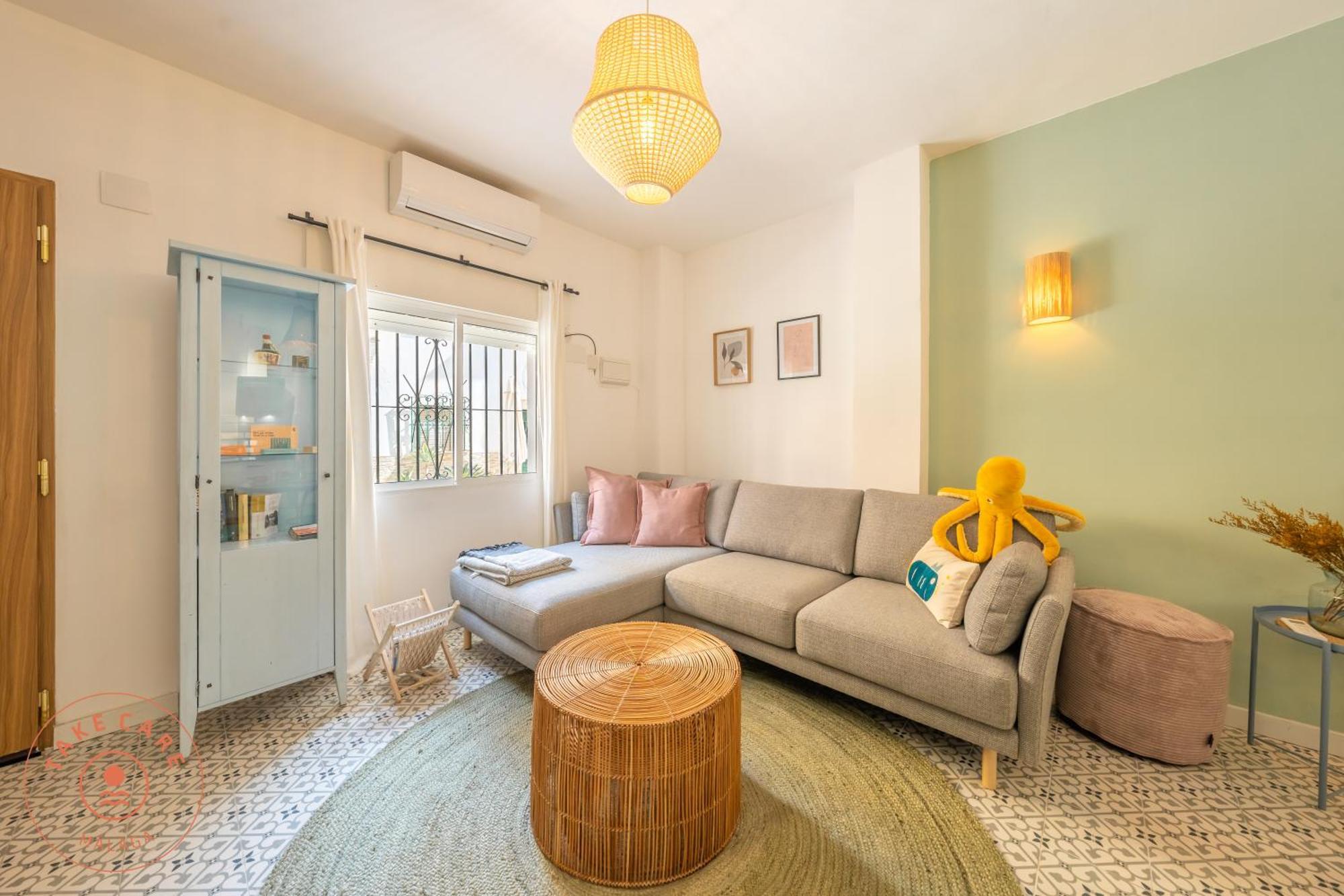 Colourful Fisher House Pulpito In El Palo! - Tcm Malaga