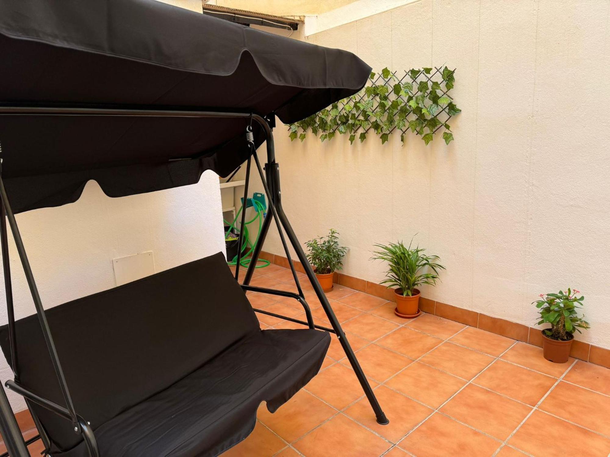 Relaxing With Lovely Patio *