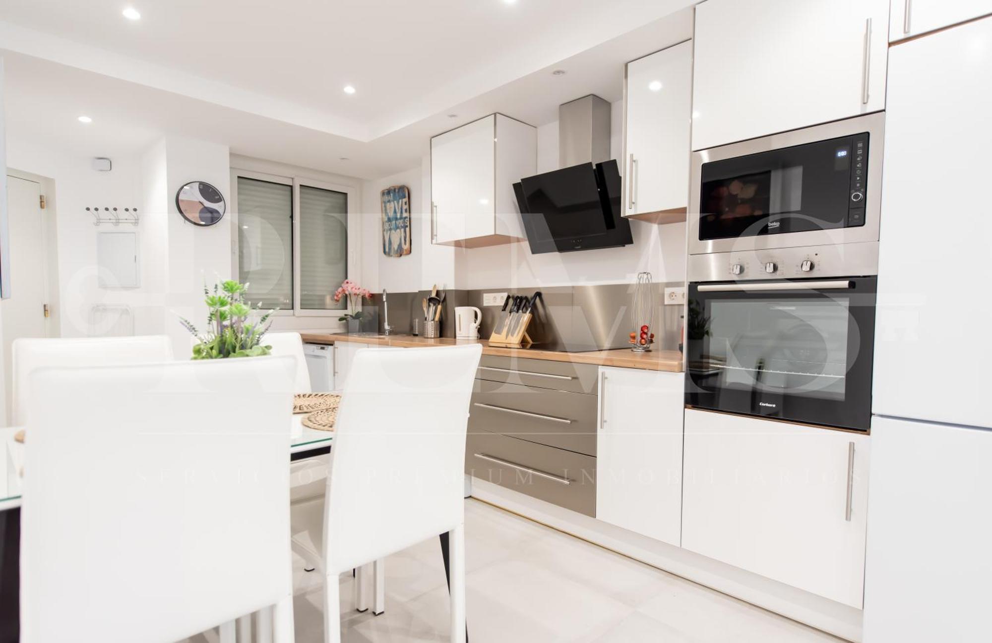 Comfortable And Charming With Terrace By Rems Apartment *