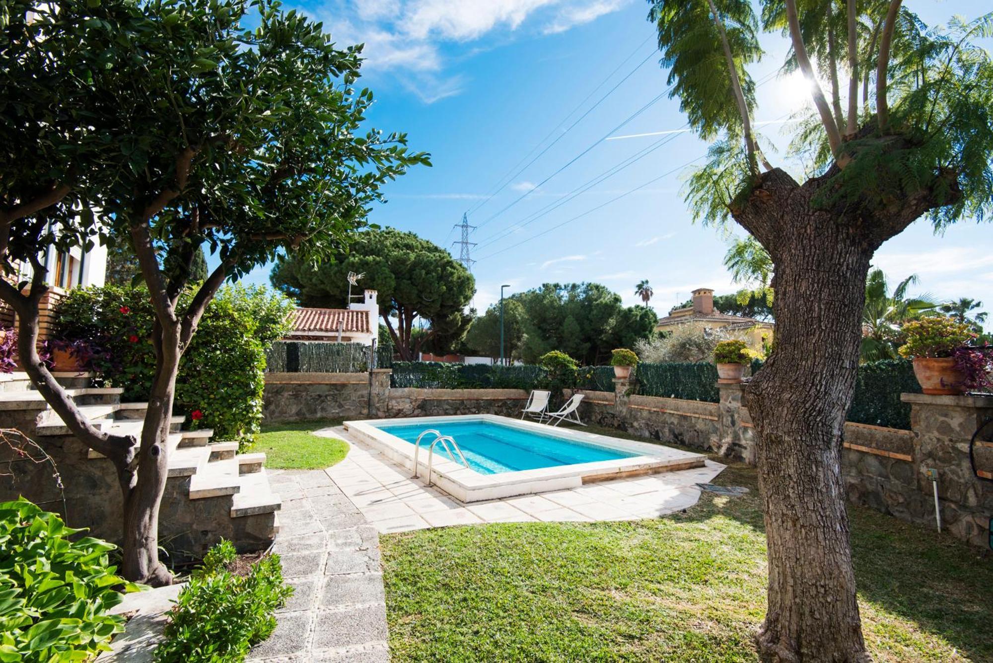 Queen Of The Ocean Villa: Stately Style House With Pool *