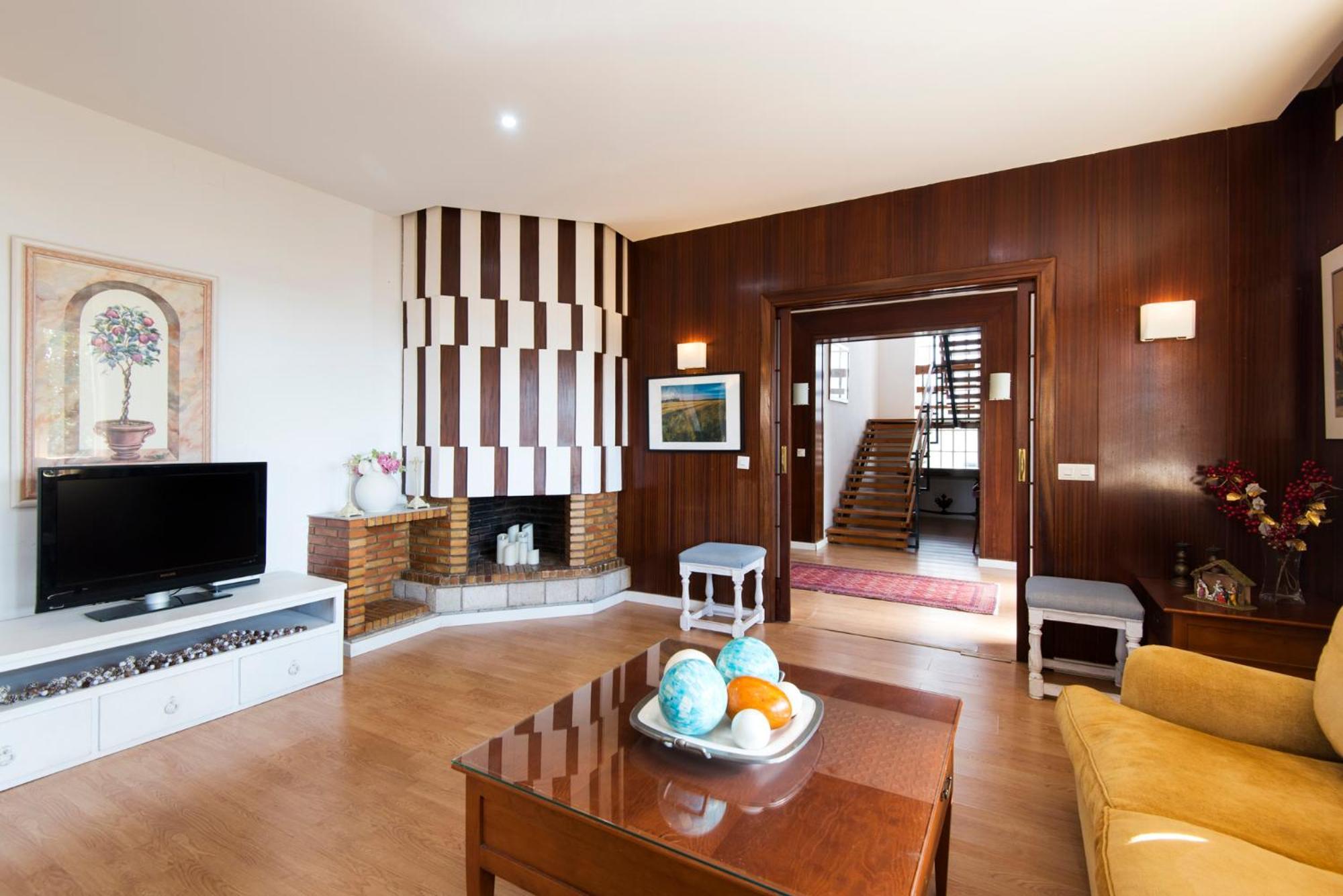 Vakantiehuis Queen Of The Ocean Villa: Stately Style House With Pool