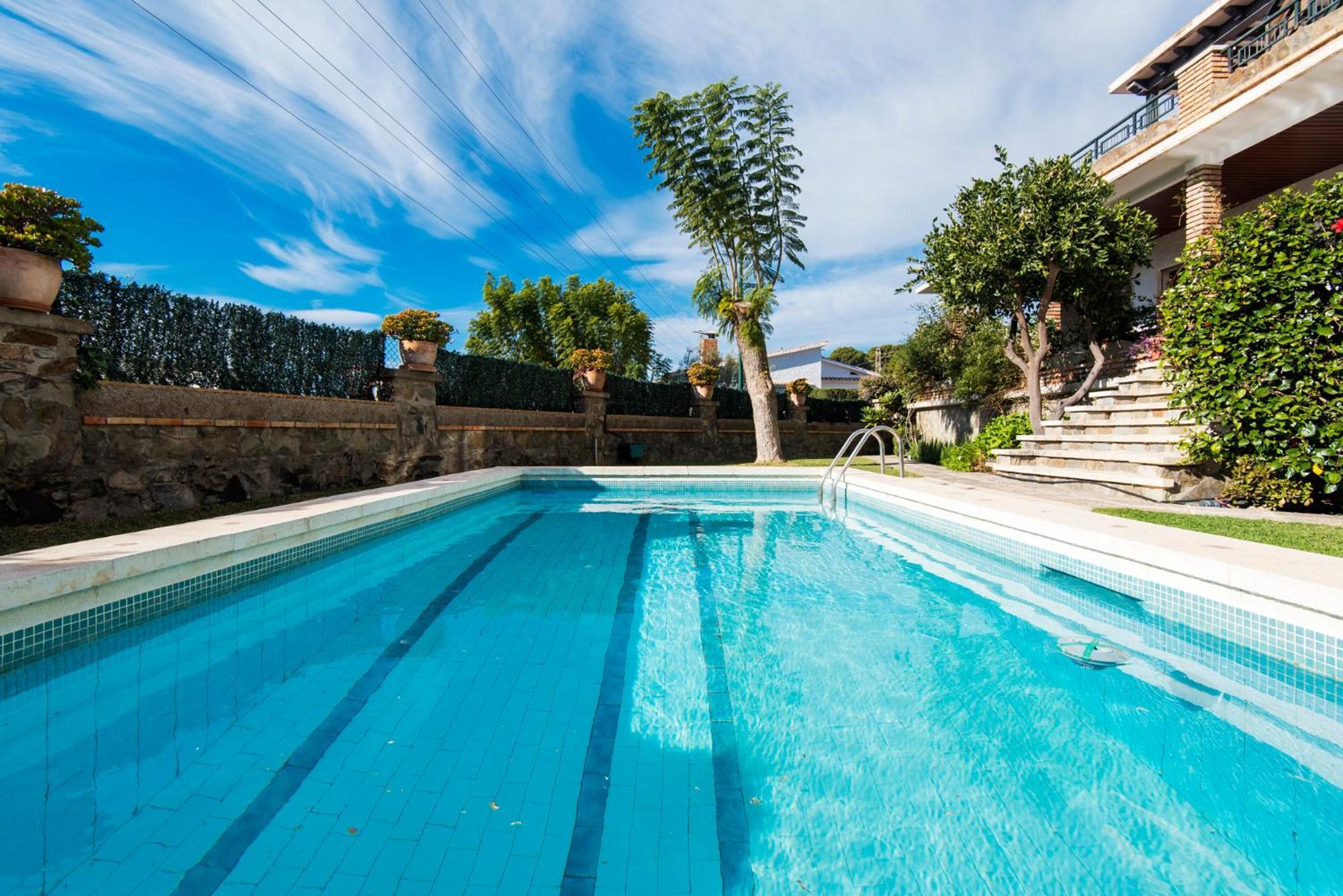 Queen Of The Ocean Villa: Stately Style House With Pool Ferienhaus *