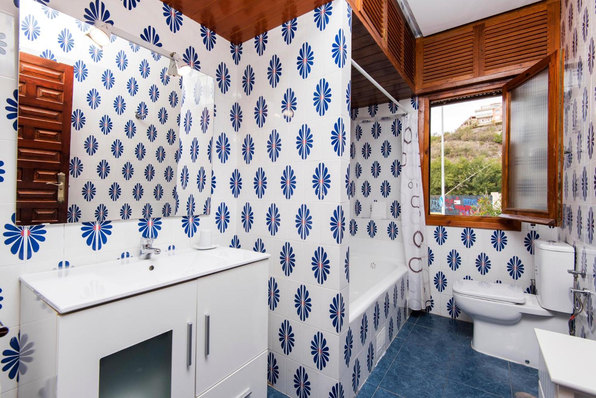 Queen Of The Ocean Villa: Stately Style House With Pool Vakantiehuis Málaga