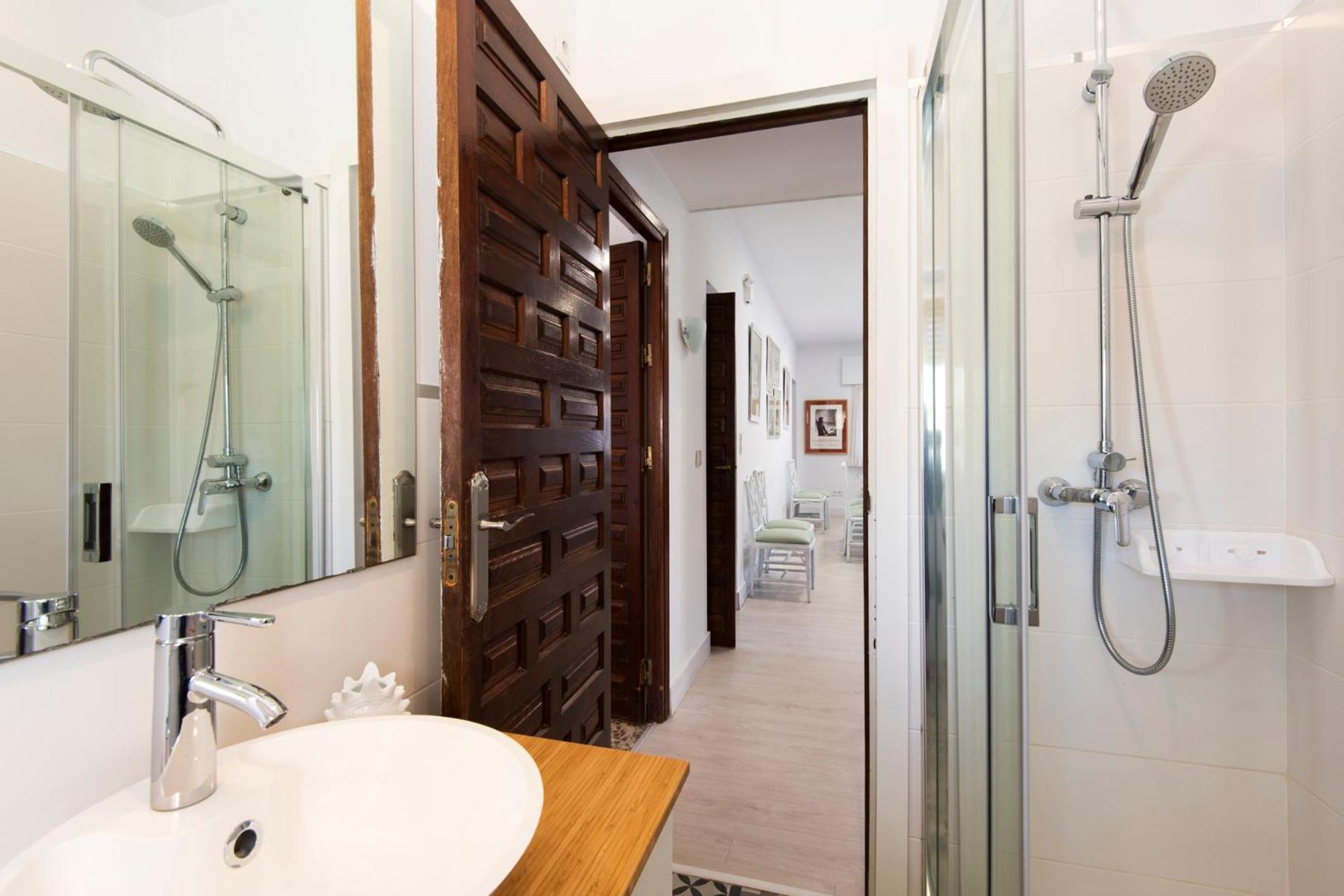 Queen Of The Ocean Villa: Stately Style House With Pool Ferienhaus *