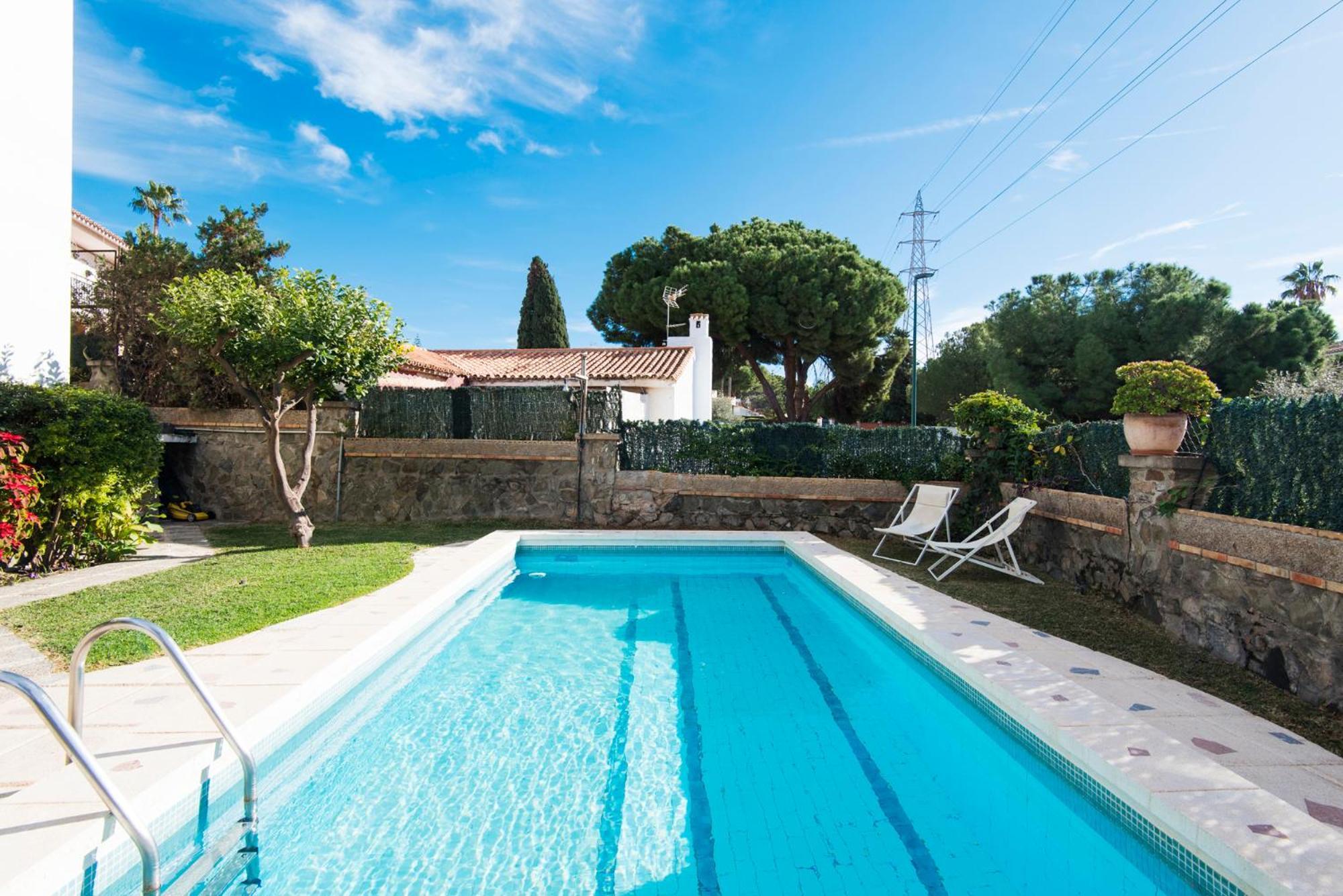 Queen Of The Ocean Villa: Stately Style House With Pool *