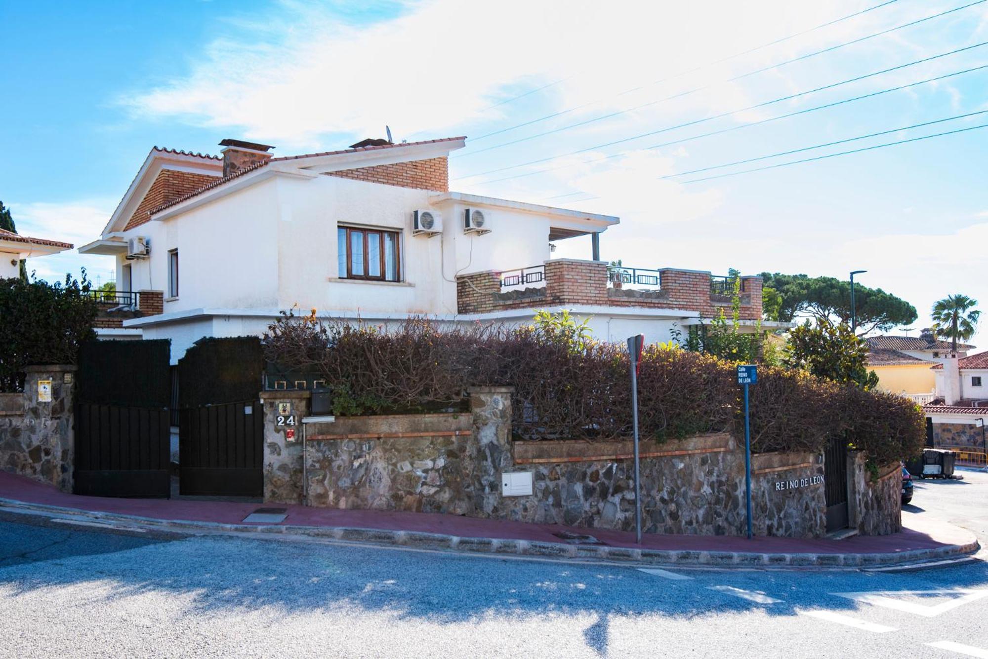 Queen Of The Ocean Villa: Stately Style House With Pool Ferienhaus *