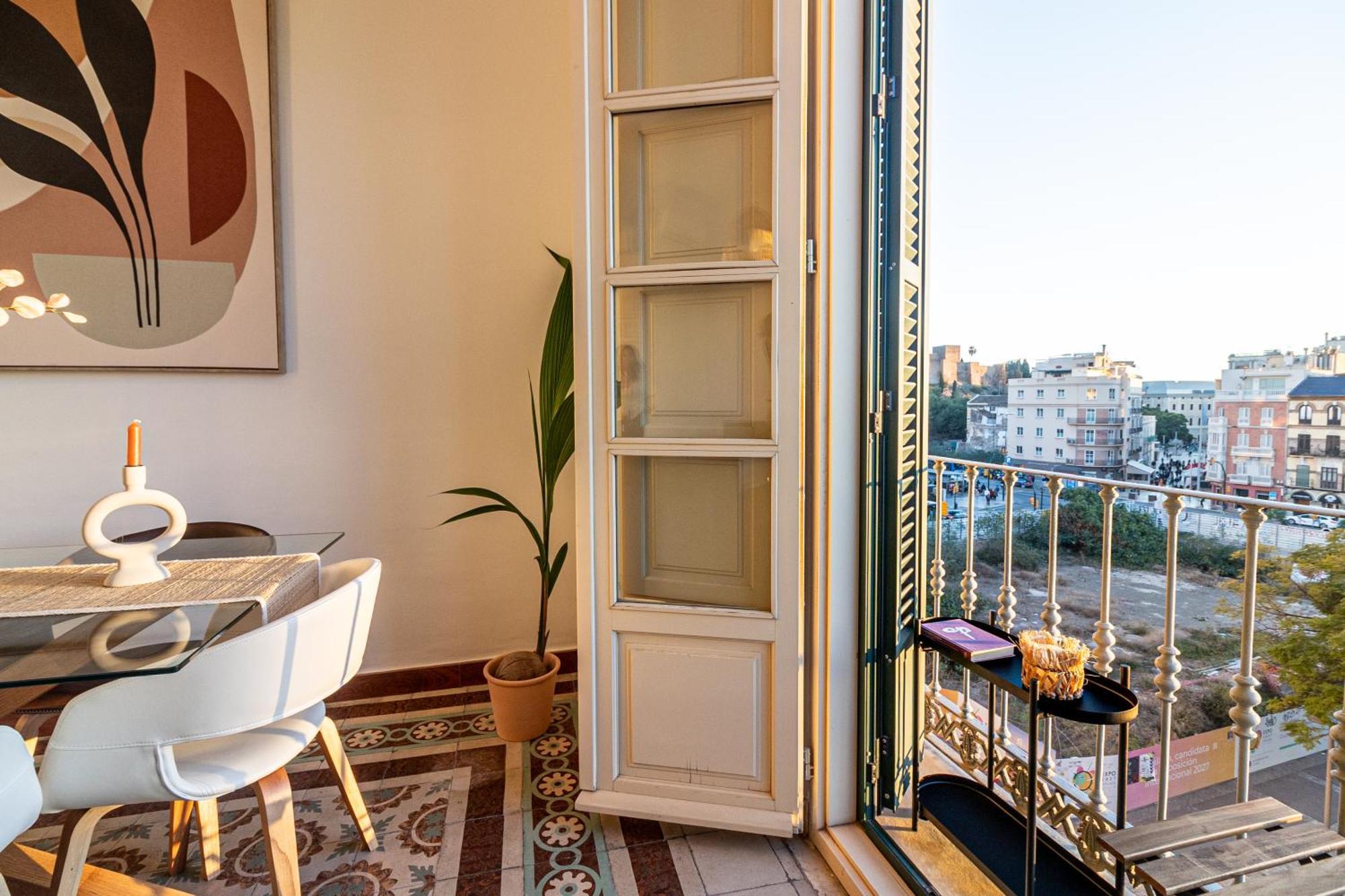 Apartment Center Flat Balcony At Picasso's *
