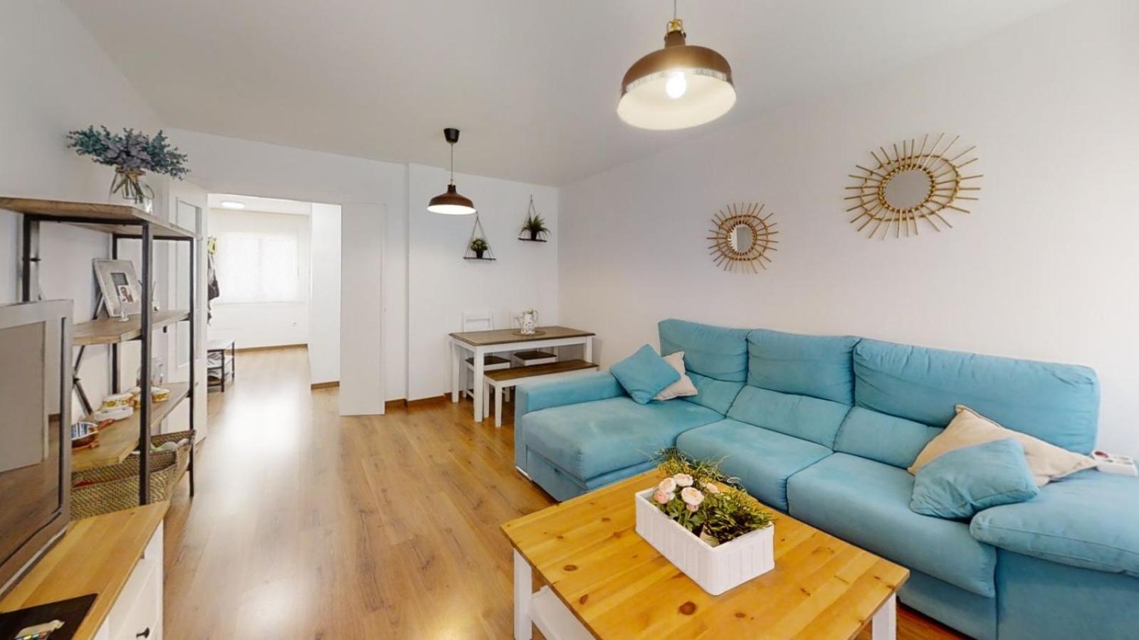 Amazing Center With 2 Apartment *