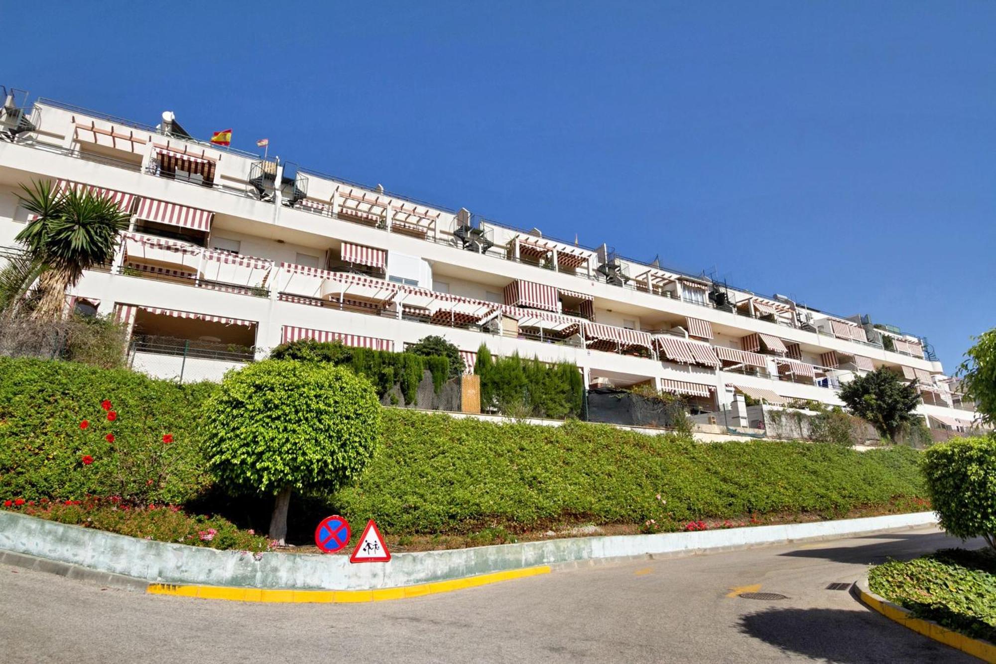 Del Parque Flats - Golf & Terrace Apartment Malaga
