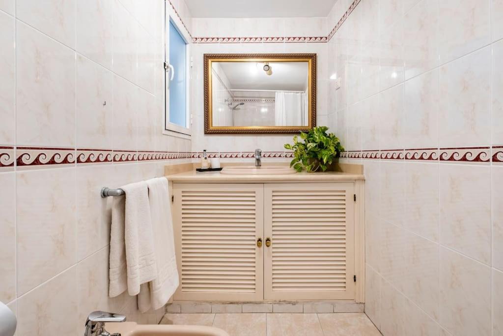 Apartment Centro Ferrandiz Parking Gratis Malaga