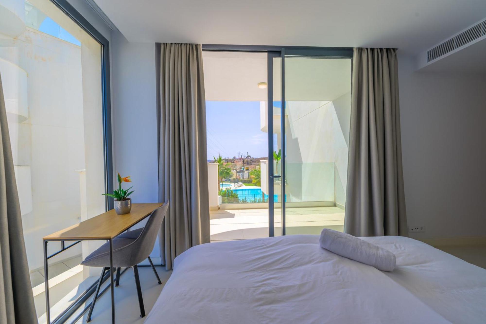 Amazing 3 Bedroom With Seaviews In Higueron Apartment *