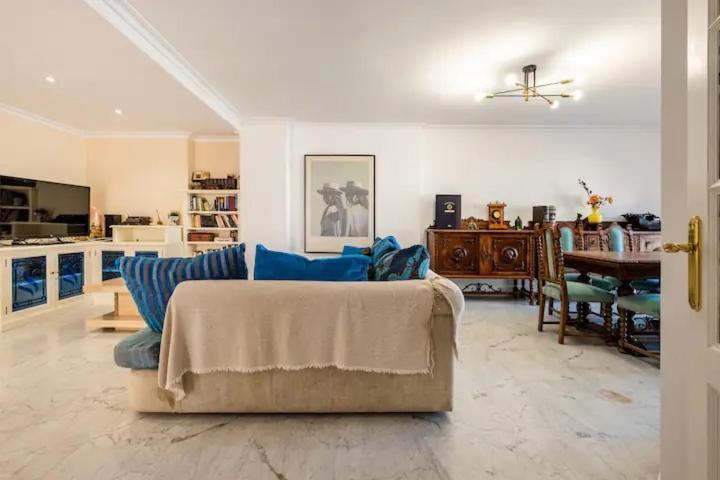 Apartment Precioso Con Patio Malaga