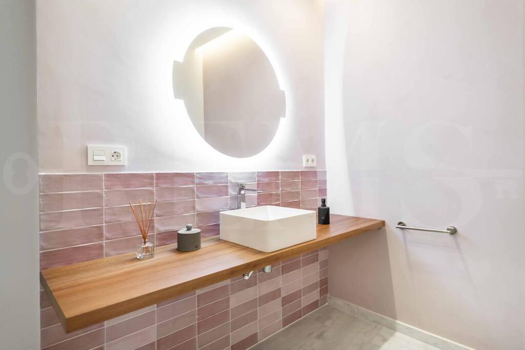 Luxurious In Center With Parking By Rems Apartment