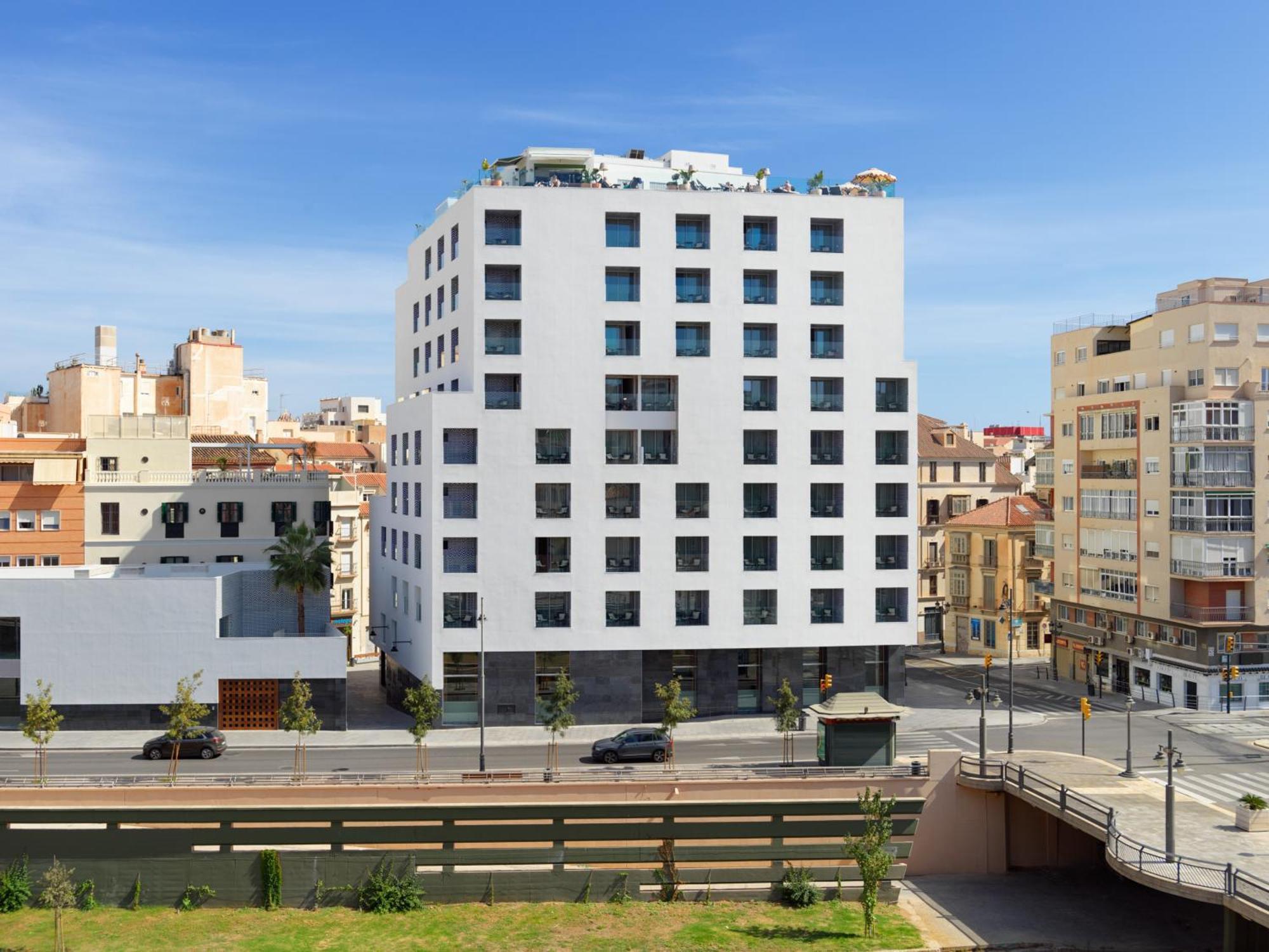 H10 Croma Hotel 4*