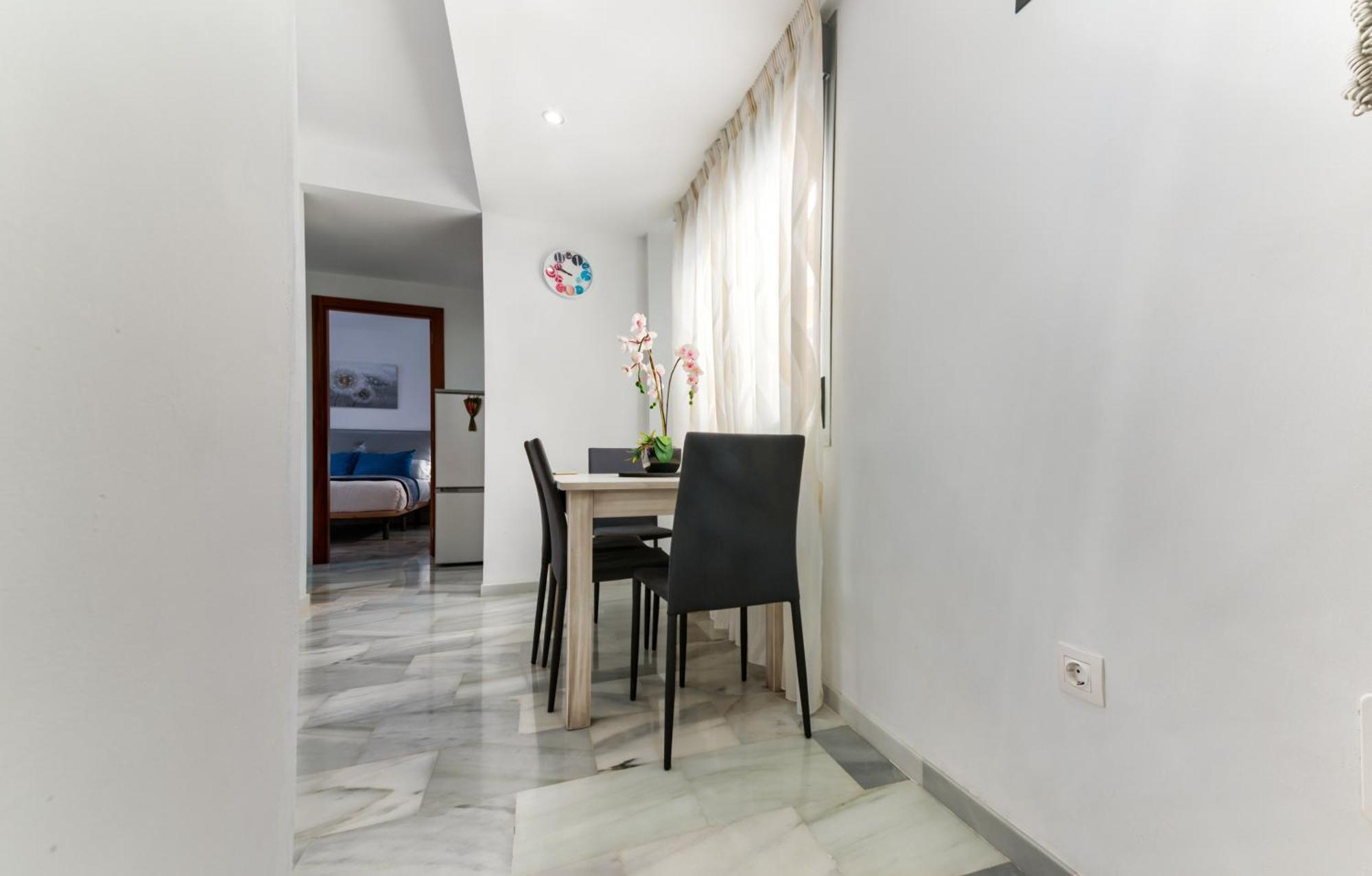 Apartment Holidays2malaga Train Station Area *