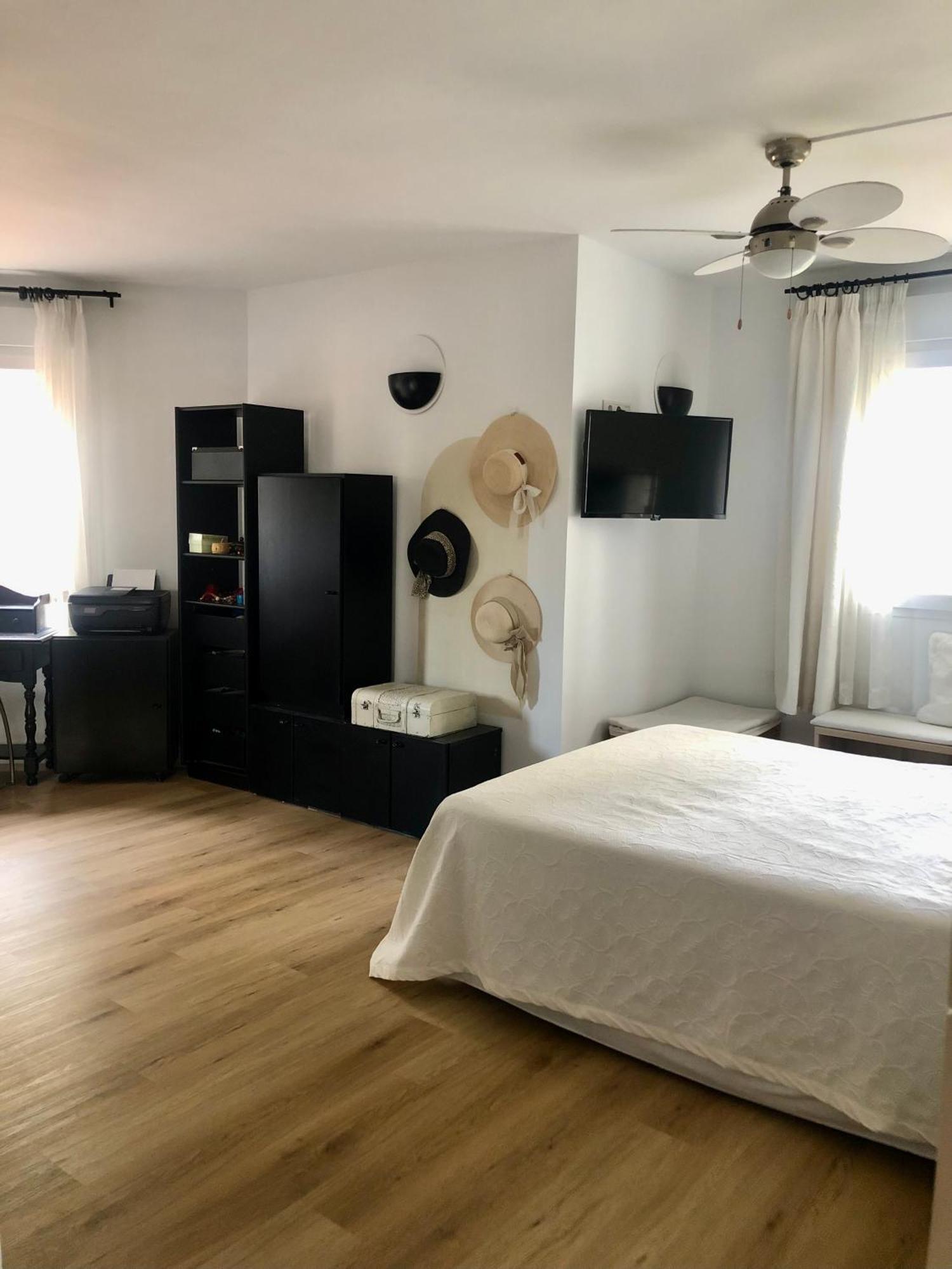 Con Smart Tv En Piso Compartido Con Bano Privado O Compartido Sol Málaga