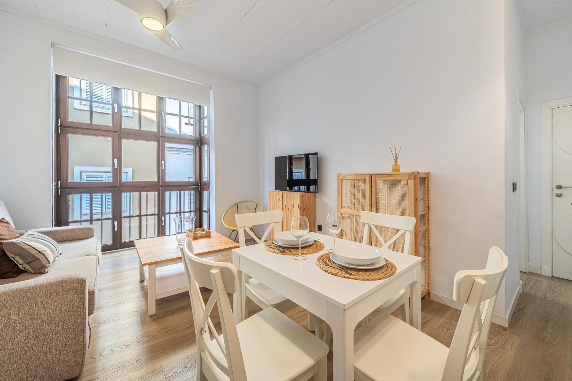 Dona Elvira Carreteria Apartment *